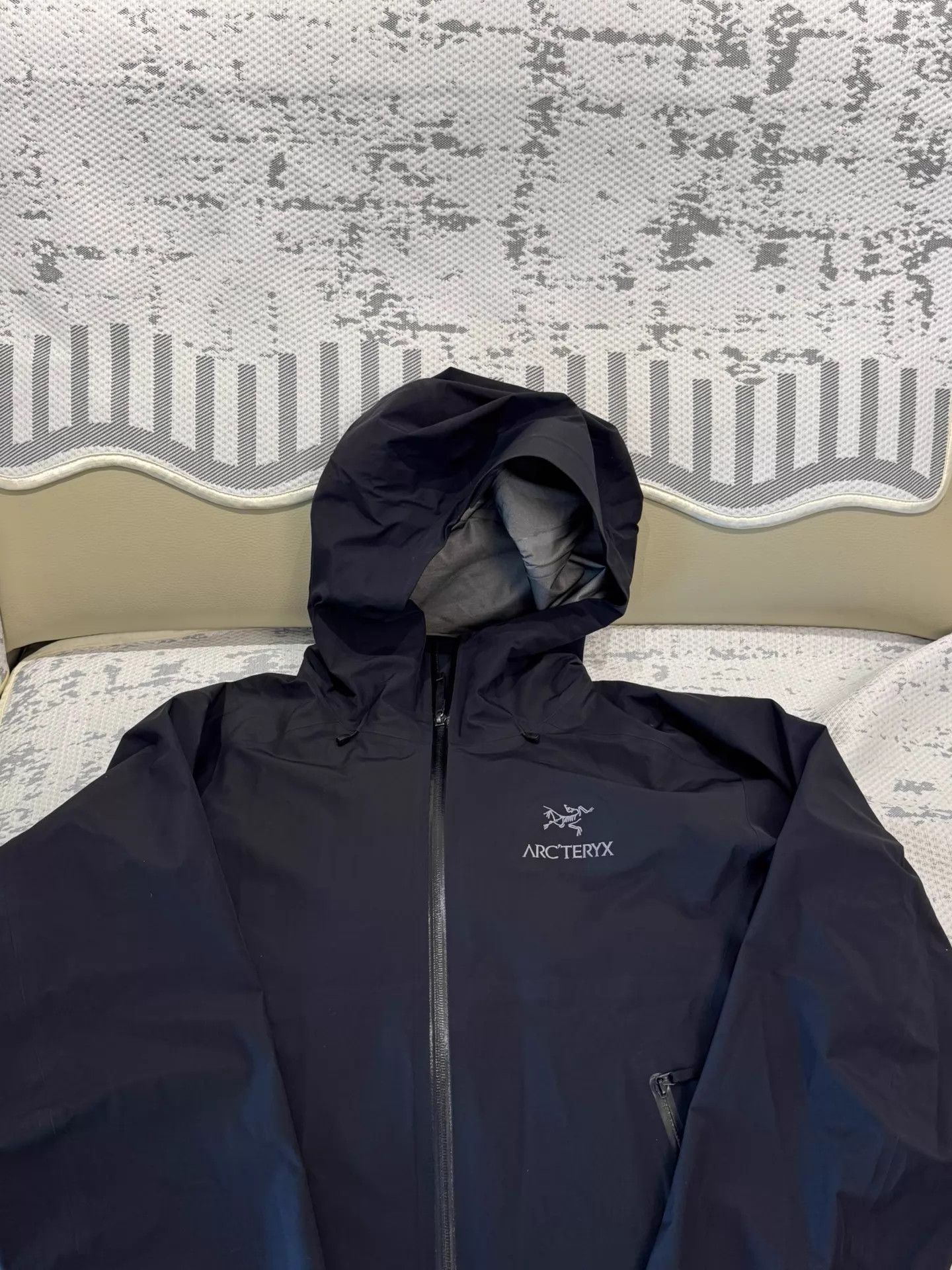 Arc'teryx Arcteryx Beta Gore-Tex Hard Shell Jacket L Size US L / EU 52-54 / 3 - 2 Thumbnail