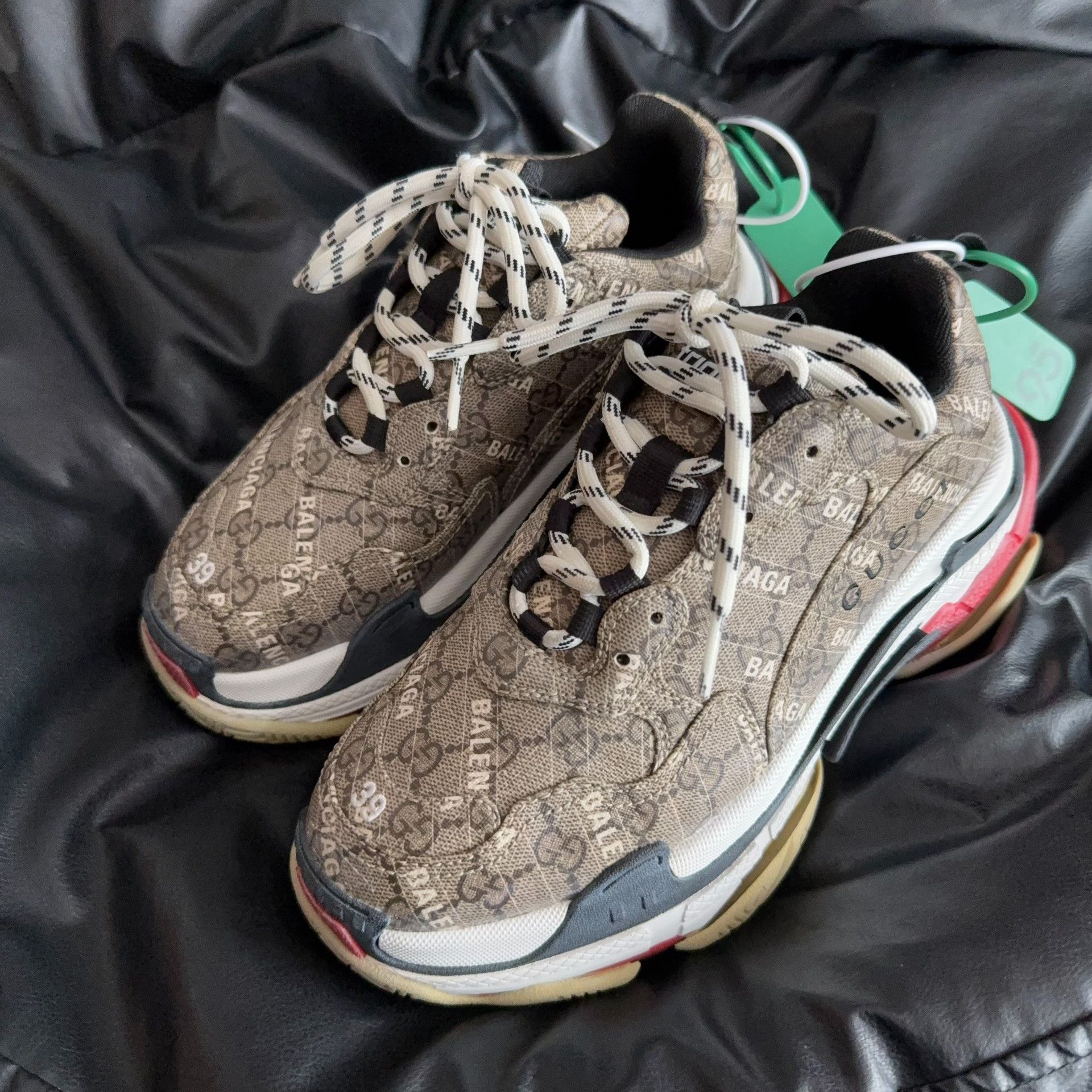 Balenciaga Balenciaga Collab Lowtop Sneakers 39 Men Size US 6.5 / EU 39-40 - 1 Thumbnail