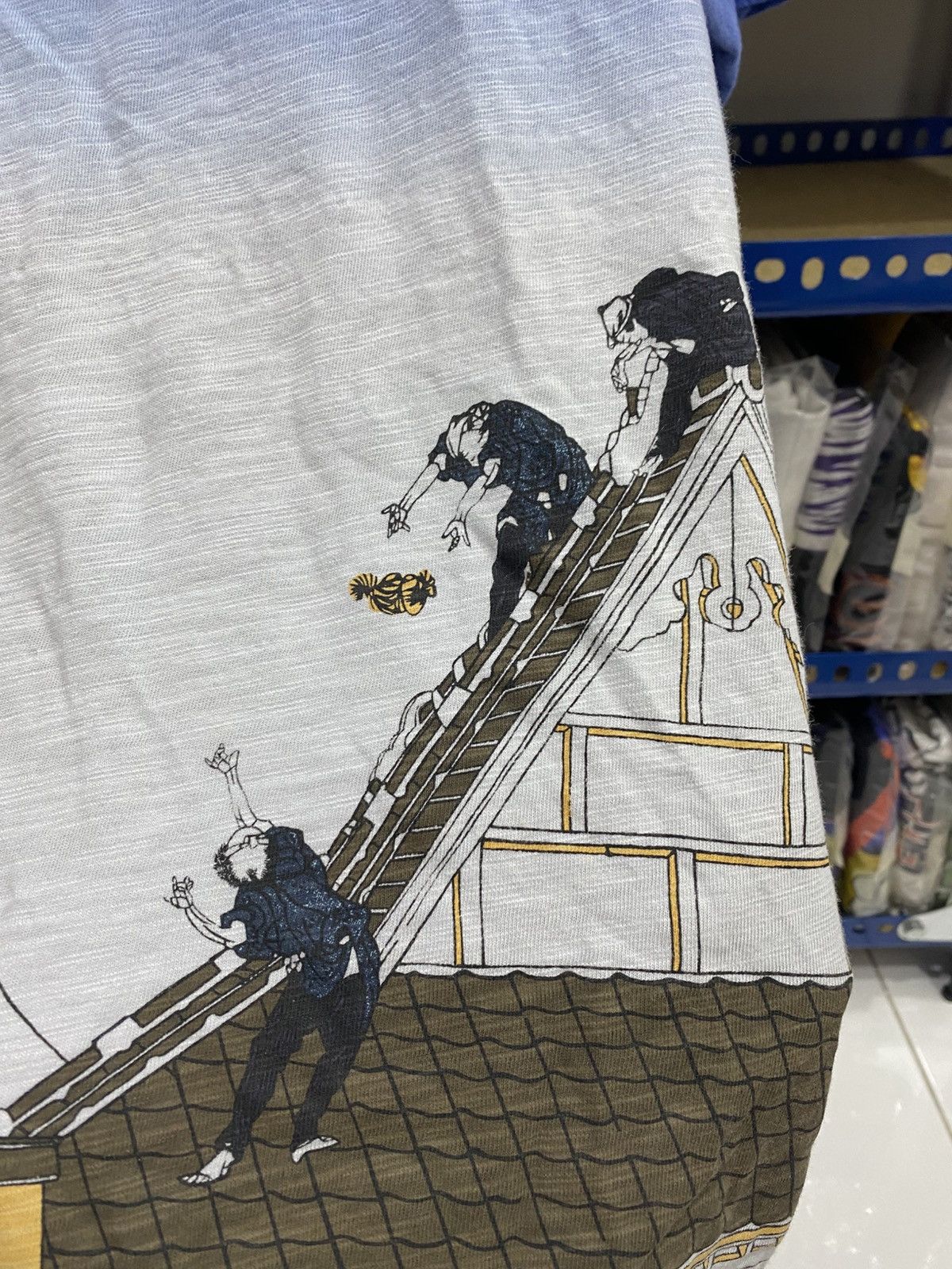 Uniqlo UNIQLO X HOKUSAI BLUE TSHIRT Size US M / EU 48-50 / 2 - 6 Thumbnail