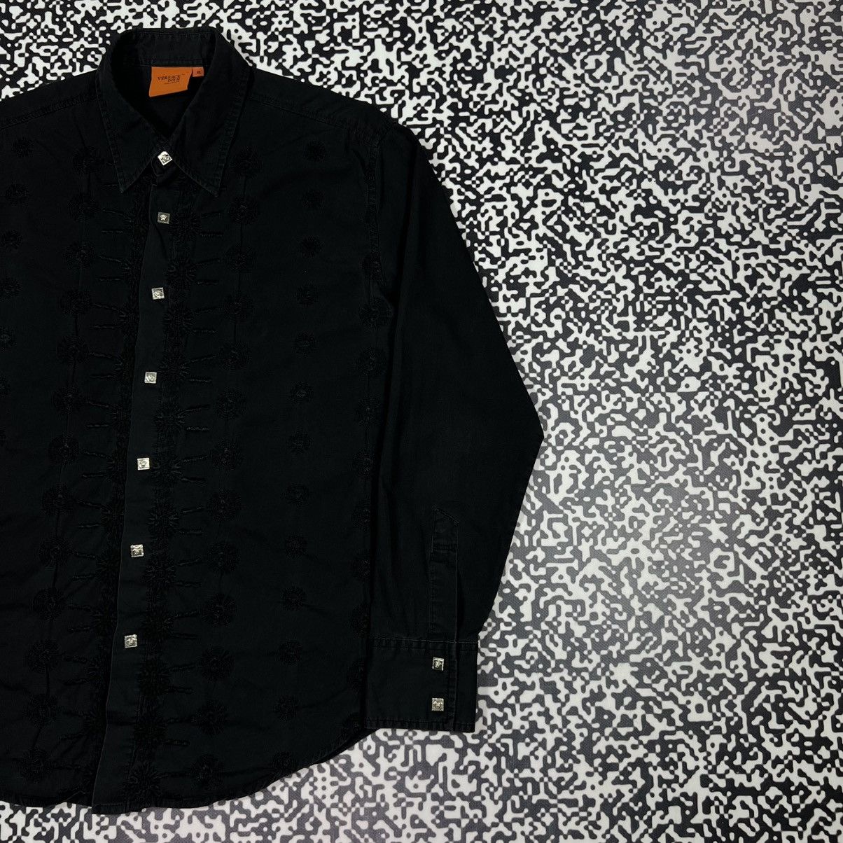 Versace RARE VERSACE DOLM Y2K Vintage Monogram Faded Luxury Shirt Size US XL / EU 56 / 4 - 3 Thumbnail