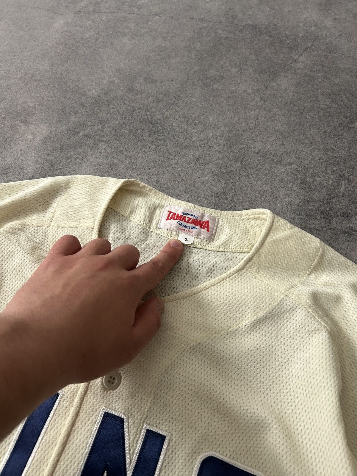 Japanese Brand Vintage Hino Baseball Japanese World Tour jersey mens Size US S / EU 44-46 / 1 - 5 Thumbnail