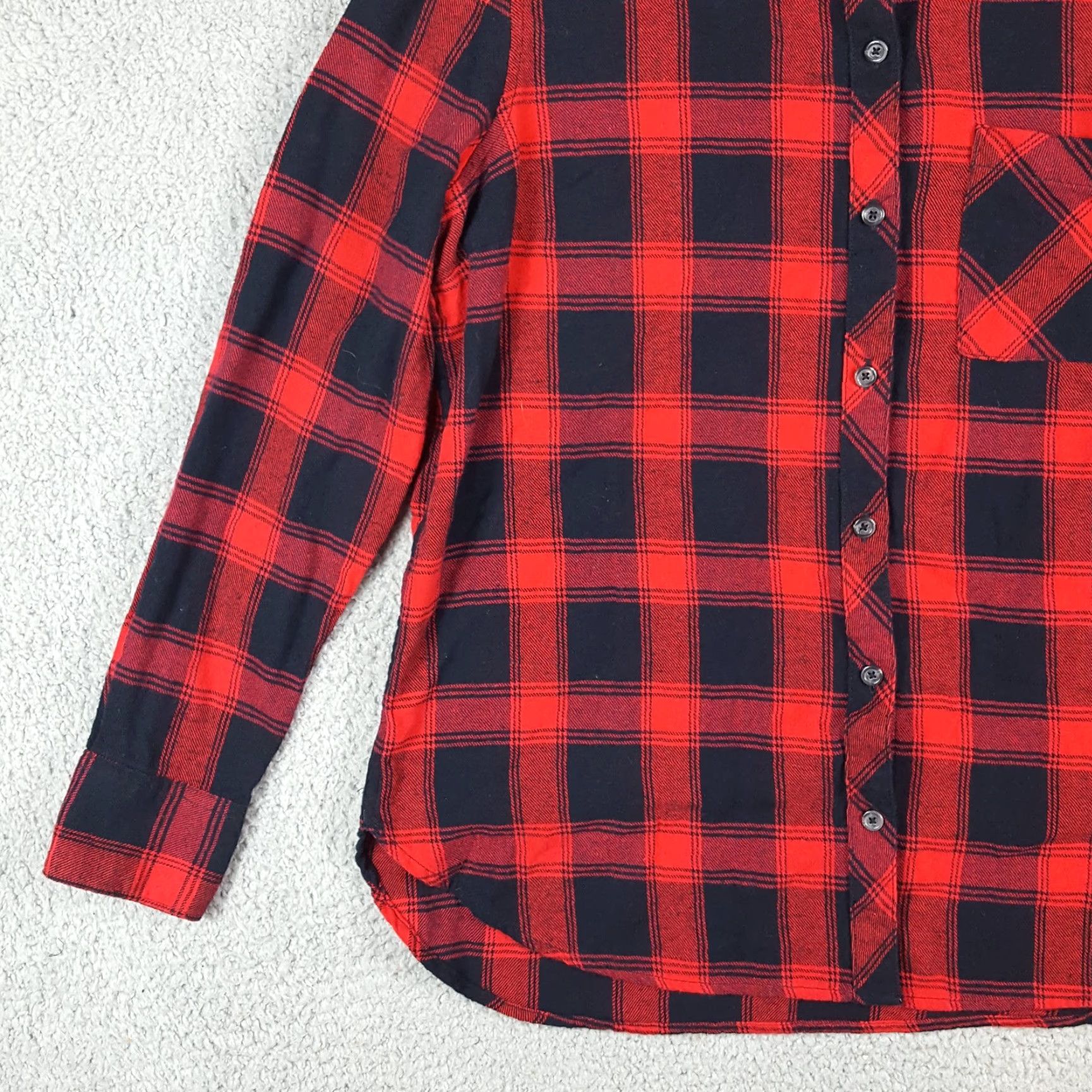 Vintage Vintage Woolrich Women's Button-Up Shirt Flannel Long Sleeve Fall Winter Casual Outdoor Buffalo Plaid Size Large Red Size L / US 10 / IT 46 - 3 Thumbnail