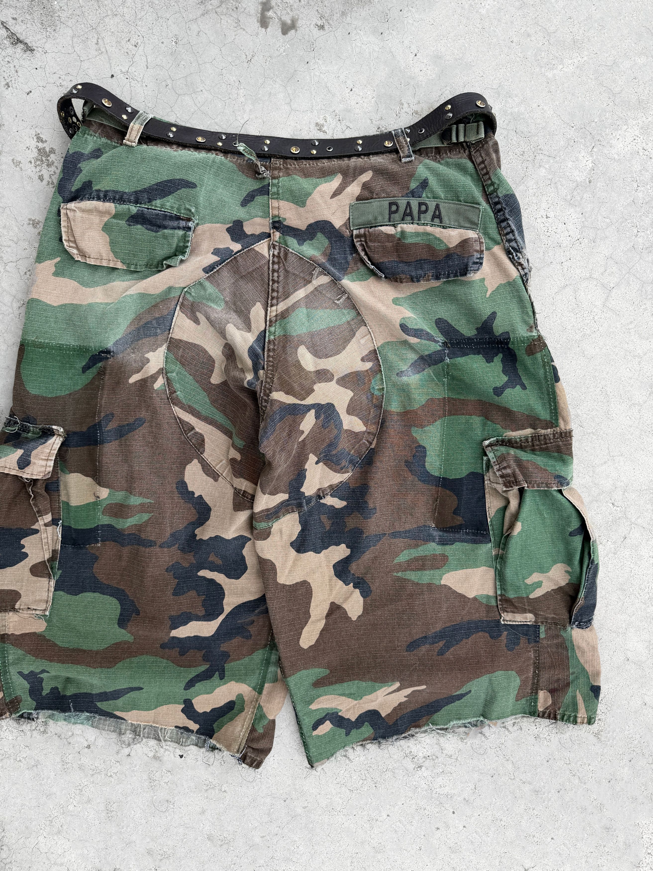 Vintage 1990 FADED VINTAGE CAMO CARGO SHORTS Size US 33 - 14 Thumbnail
