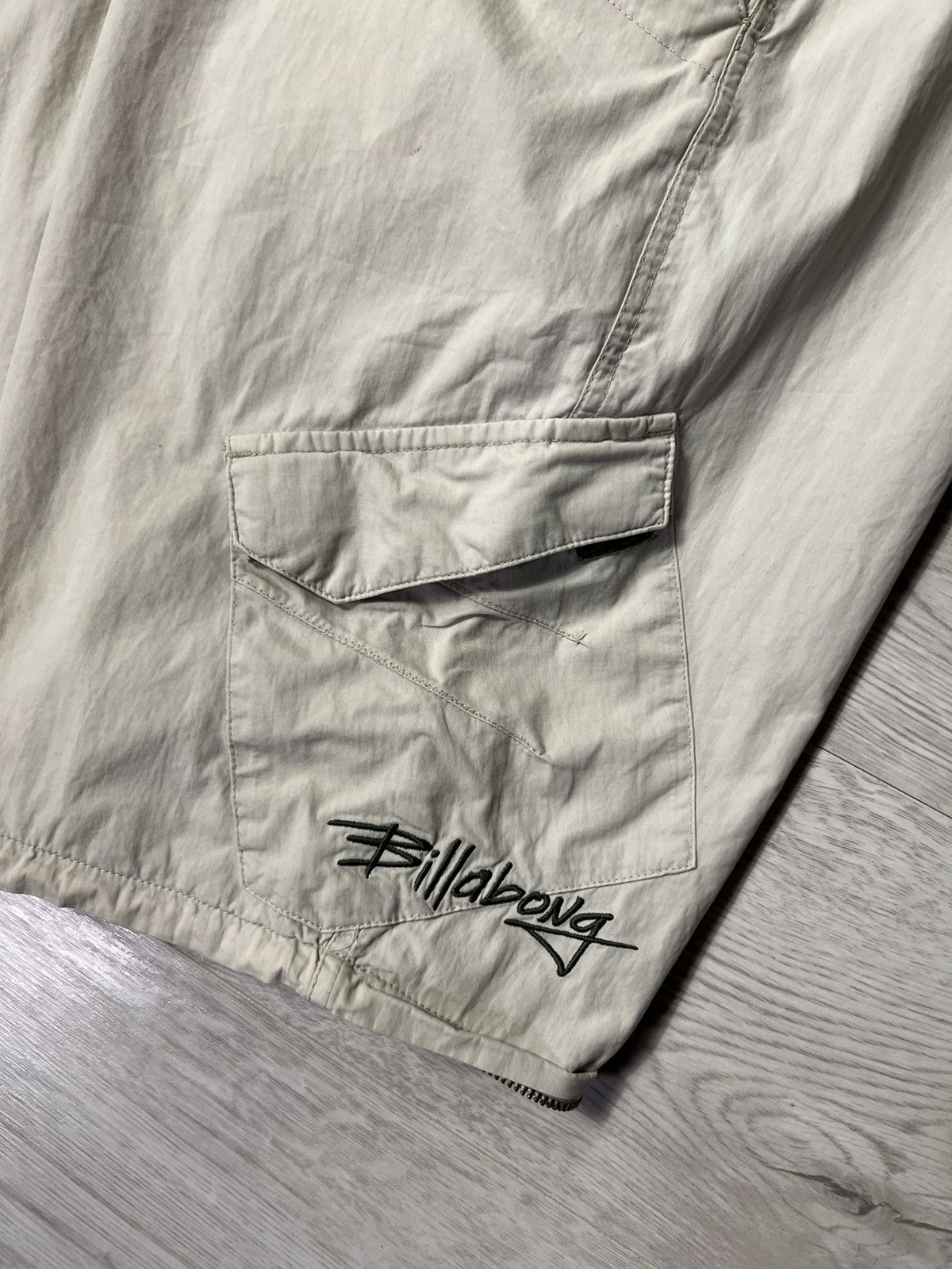 Billabong × Vintage Vintage Billabong Nylon Shorts With Pocket Logo Size US 36 / EU 52 - 2 Thumbnail