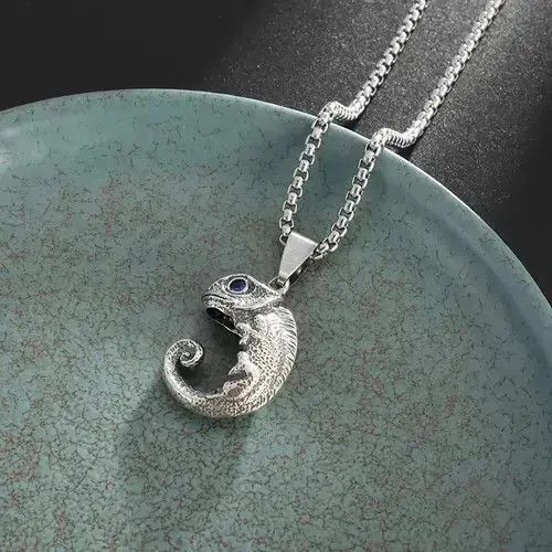 Other Gothic Cute Blue Eye Chameleon Necklace Size ONE SIZE - 4 Thumbnail