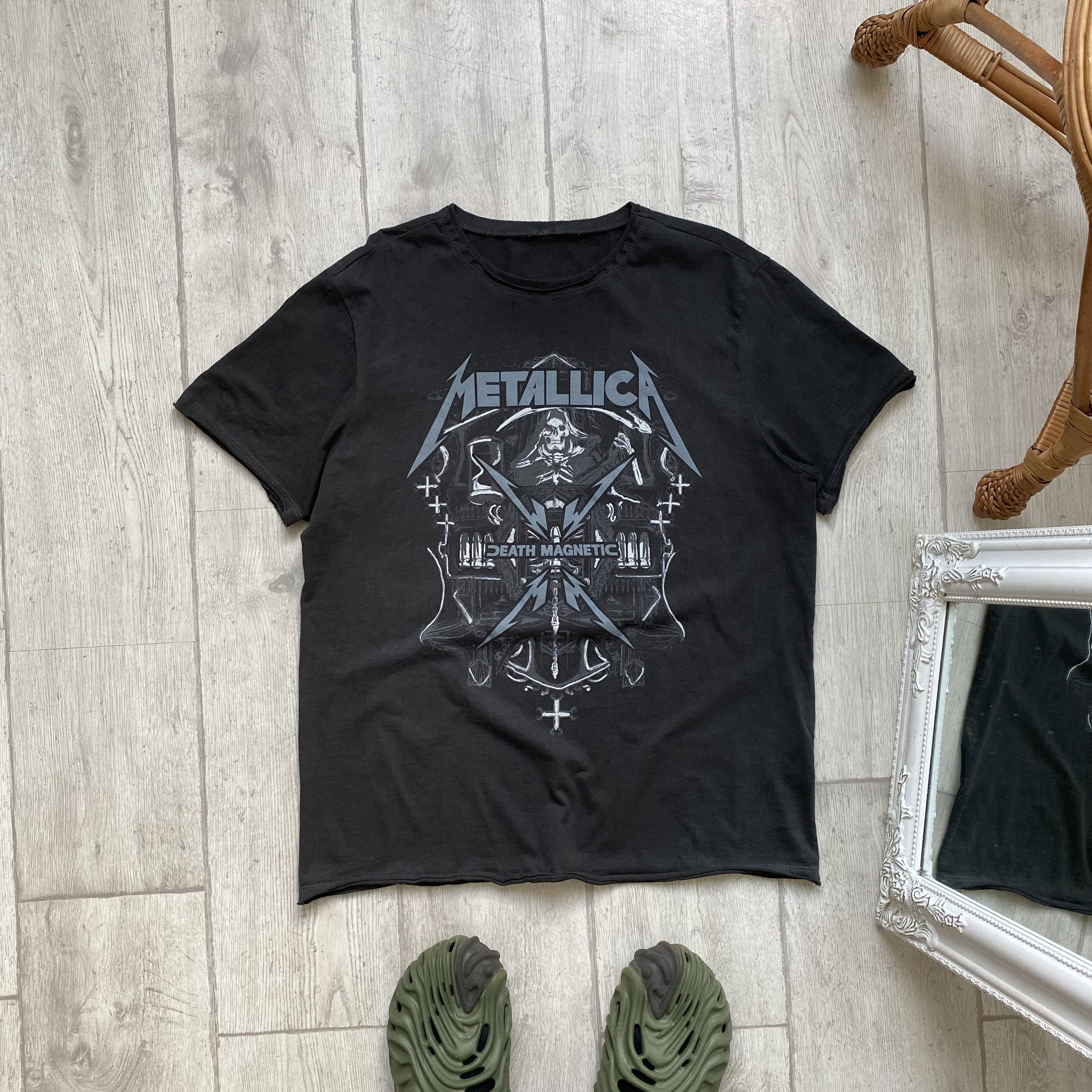 Band Tees ⚰️ Metallica Death Magnetic Logo Tee Rock band tshirt Size US M / EU 48-50 / 2 - 1 Thumbnail