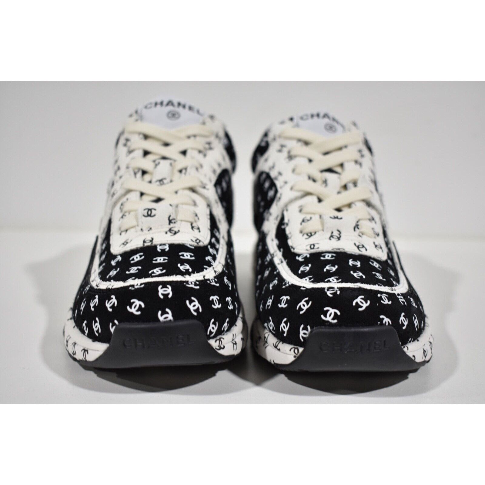 Chanel 22A Suede Printed CC Logo Flat Runner Trainer Sneaker 37 Size US 7 / IT 37 - 5 Thumbnail