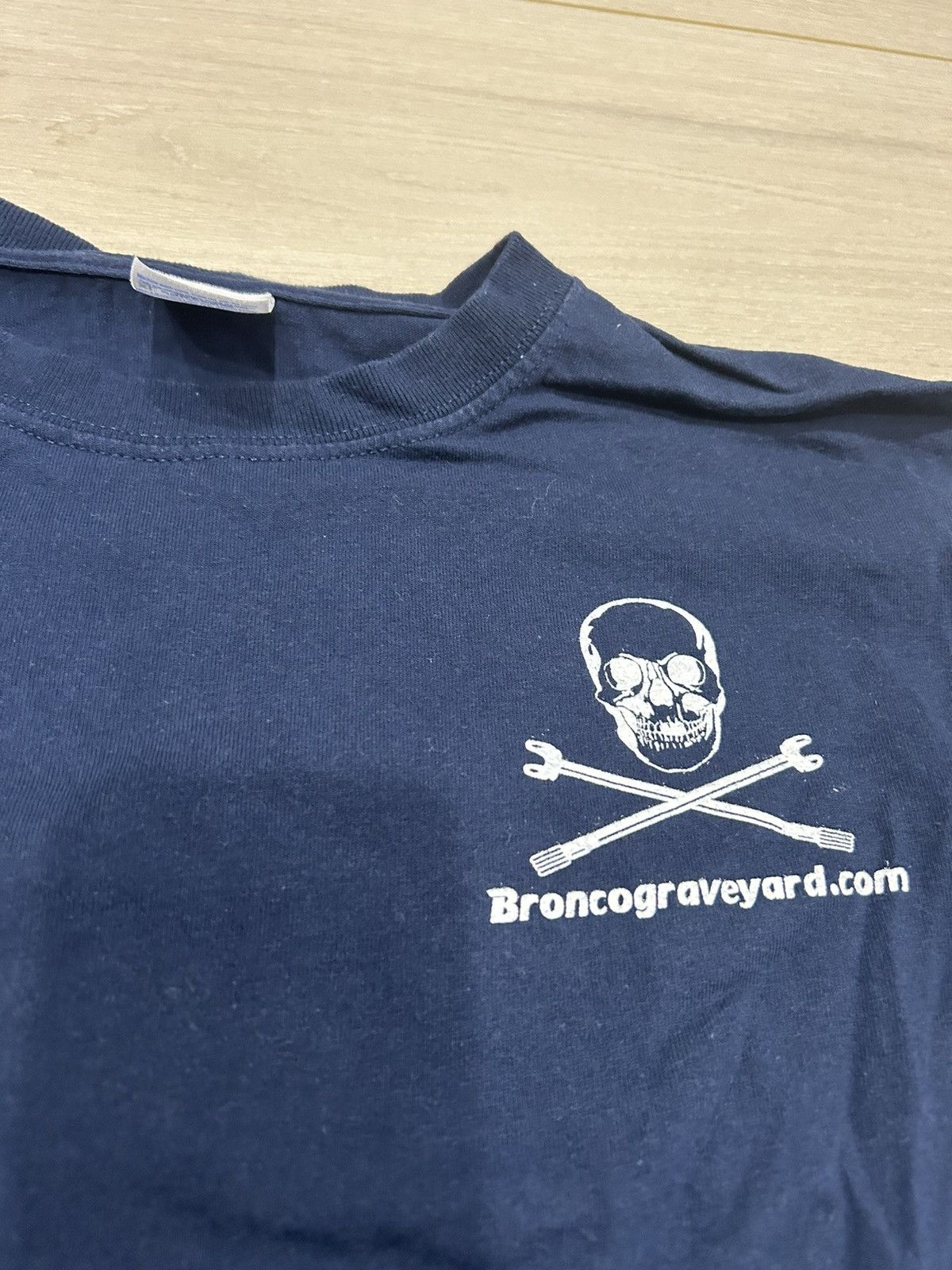 Vintage Vintage bronco car shop T-shirt Size US XL / EU 56 / 4 - 4 Thumbnail