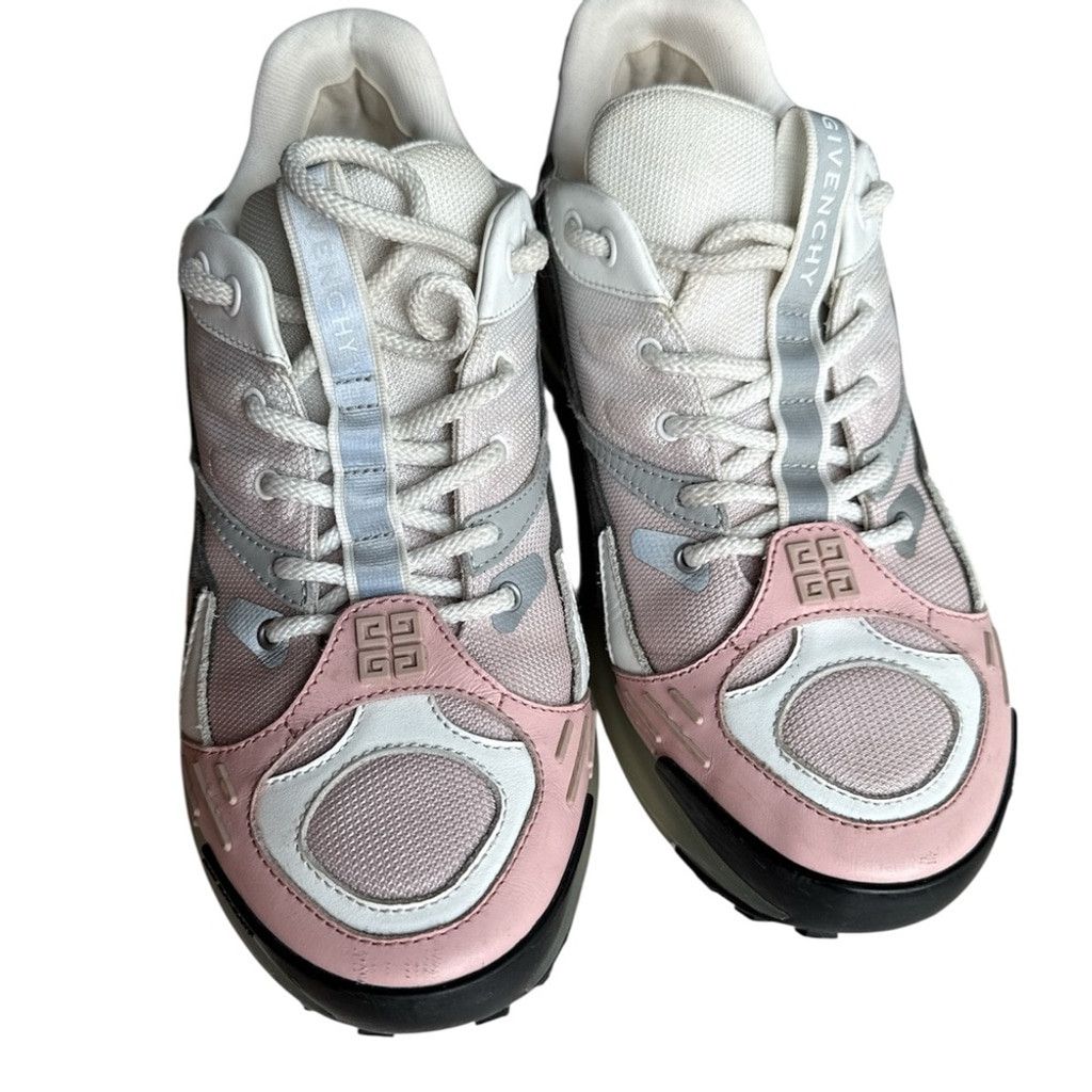 Givenchy Givenchy White & Pink GIV 1 TR Sneakers Low Top Size 40 Size US 10 / IT 40 - 4 Thumbnail