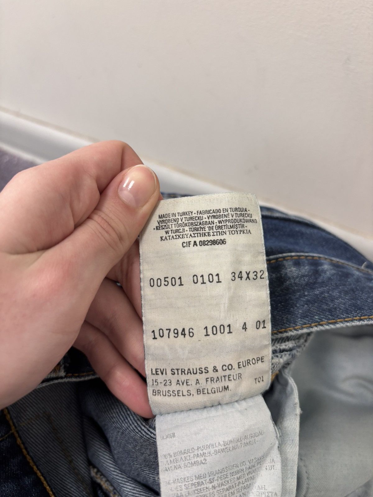 Levi's Vintage Levi’s 501 Men’s Faded Blue Denim Jeans Size US 34 / EU 50 - 17 Thumbnail