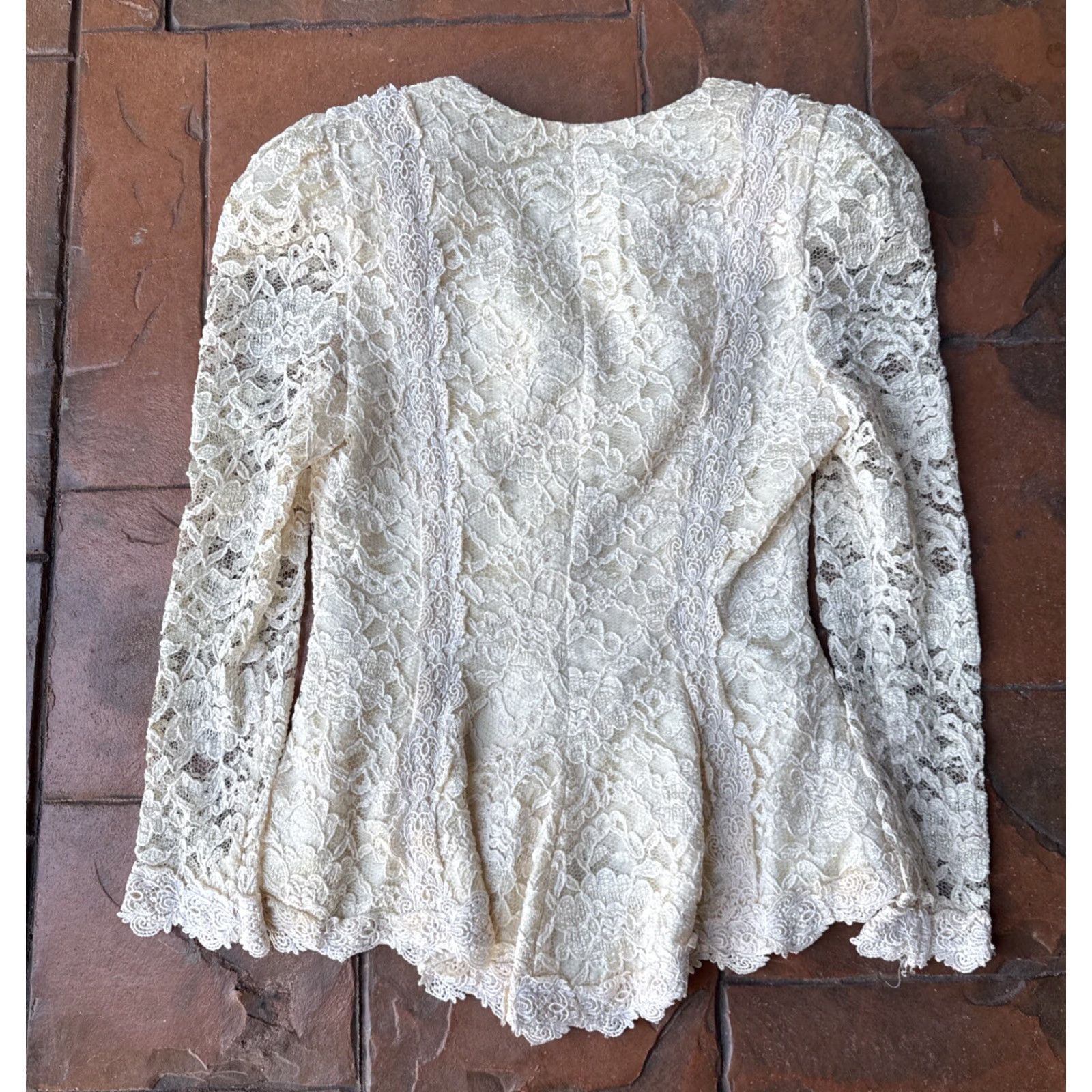 Vintage VINTAGE Cachet 80s Bari Protas Laced Pearl Victorian Top Women’s 9/10 Ivory Lace Blouse with Pearl Detail Size M / US 6-8 / IT 42-44 - 3 Thumbnail