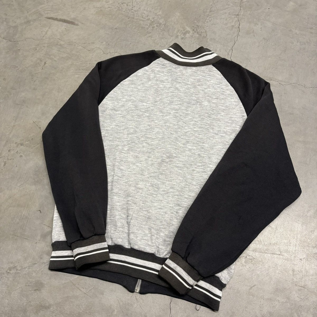 Nike Vintage 80s Nike Two Tone Sweatshirt Bomber Jacket Size US M / EU 48-50 / 2 - 6 Thumbnail