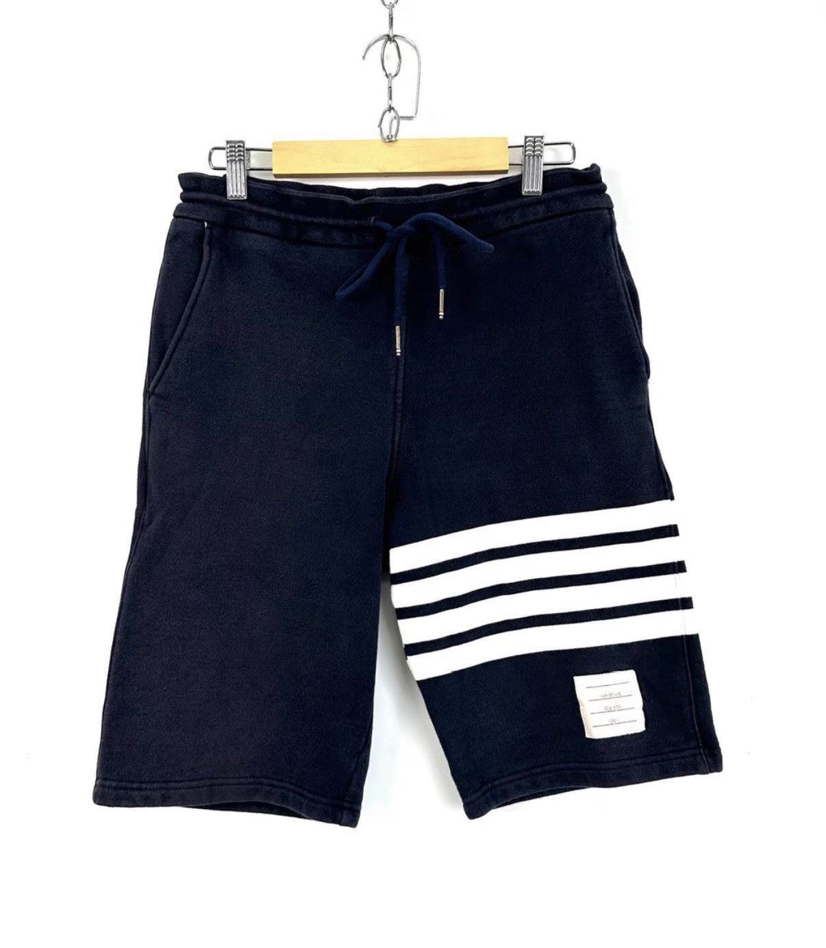 Thom Browne THOM BROWNE Navy Blue Classic 4-Stripe Casual Shorts K12 Size US 30 / EU 46 - 1 Thumbnail