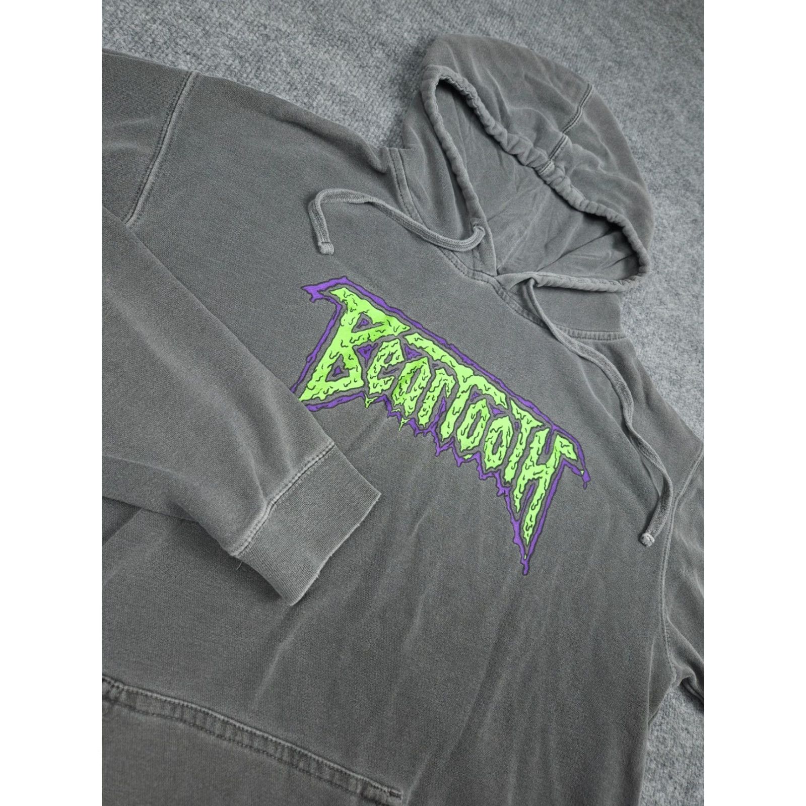 Vintage Beartooth Hoodie Men's XL Gray Spellout Faded ONE SLEEVE SHORTENED! Size US XL / EU 56 / 4 - 3 Thumbnail