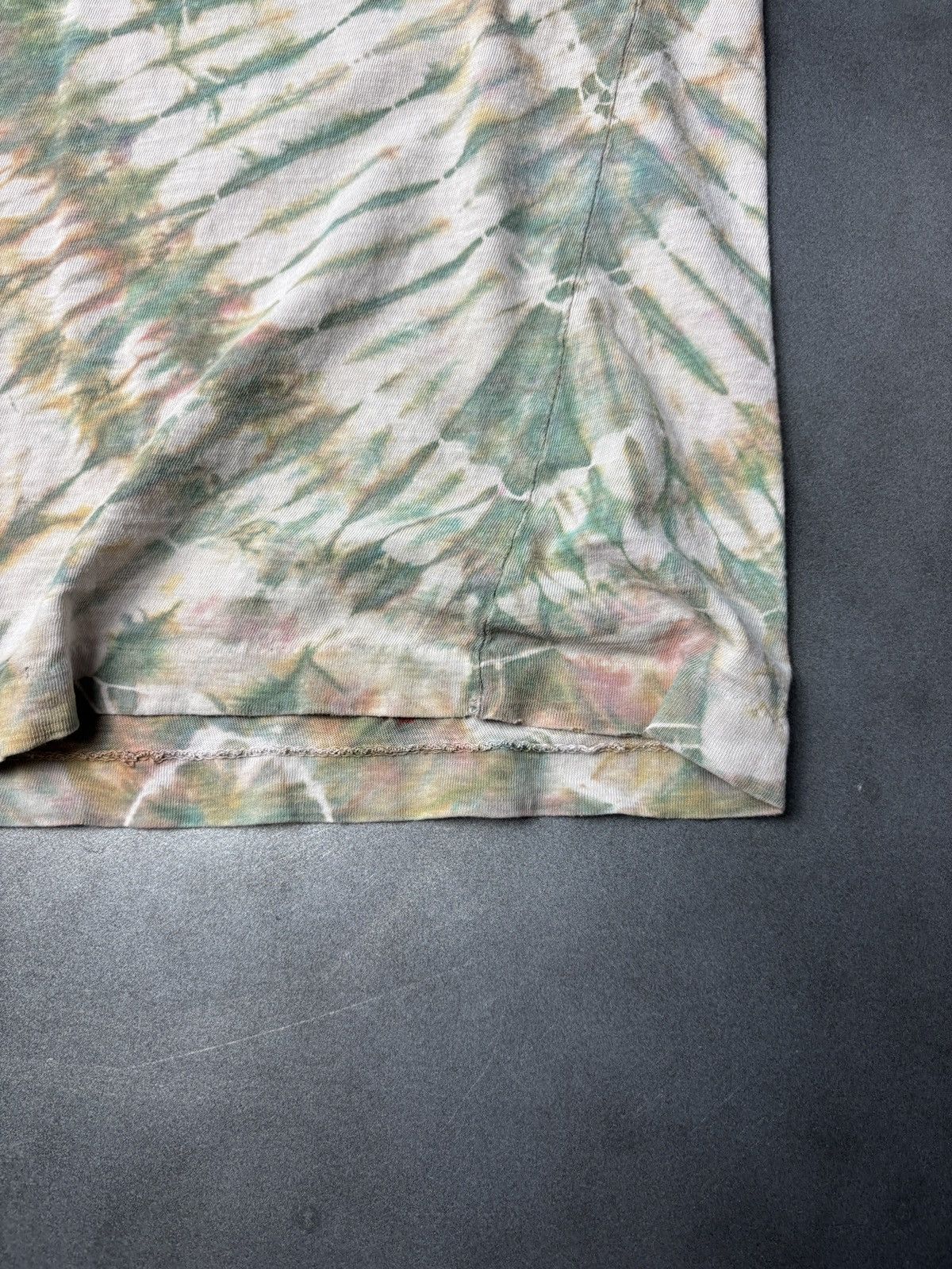 Vintage 1970s Tie Dye T-Shirt Vintage Thrashed Faded Distressed Swan Size US S / EU 44-46 / 1 - 12 Thumbnail