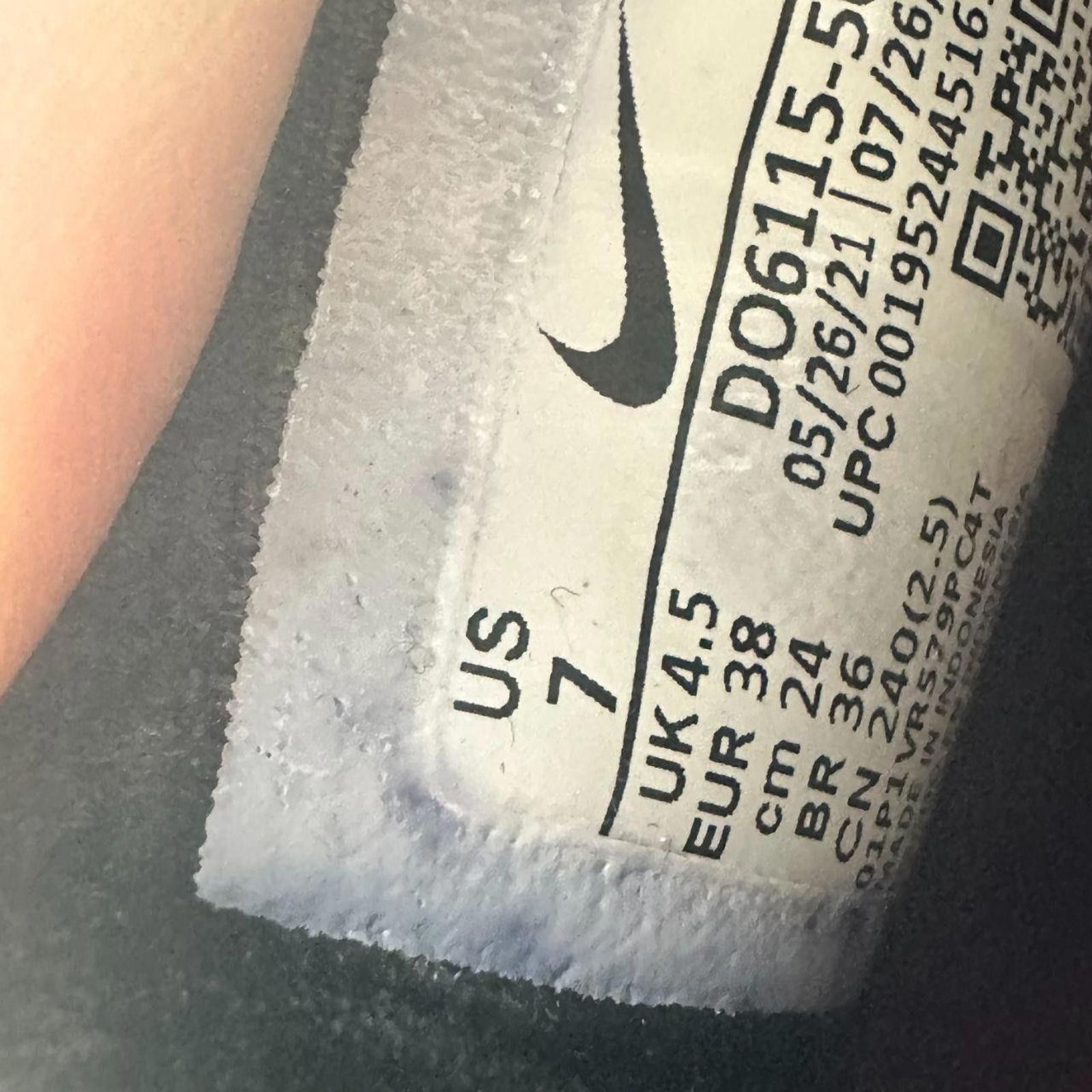 Nike Nike Air Max Plus TN “Black/Red Gradient” — US 7 Size US 6.5 / IT 36.5 - 4 Thumbnail