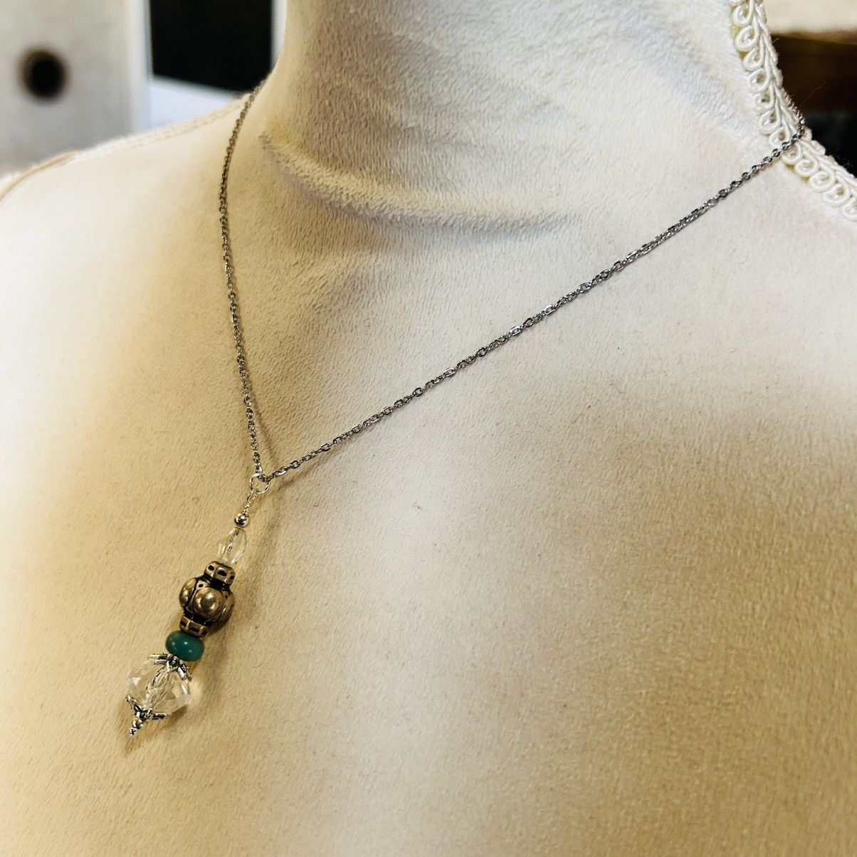 Handmade Handcrafted faceted crystal vintage lucite pendant necklace Size ONE SIZE - 4 Thumbnail