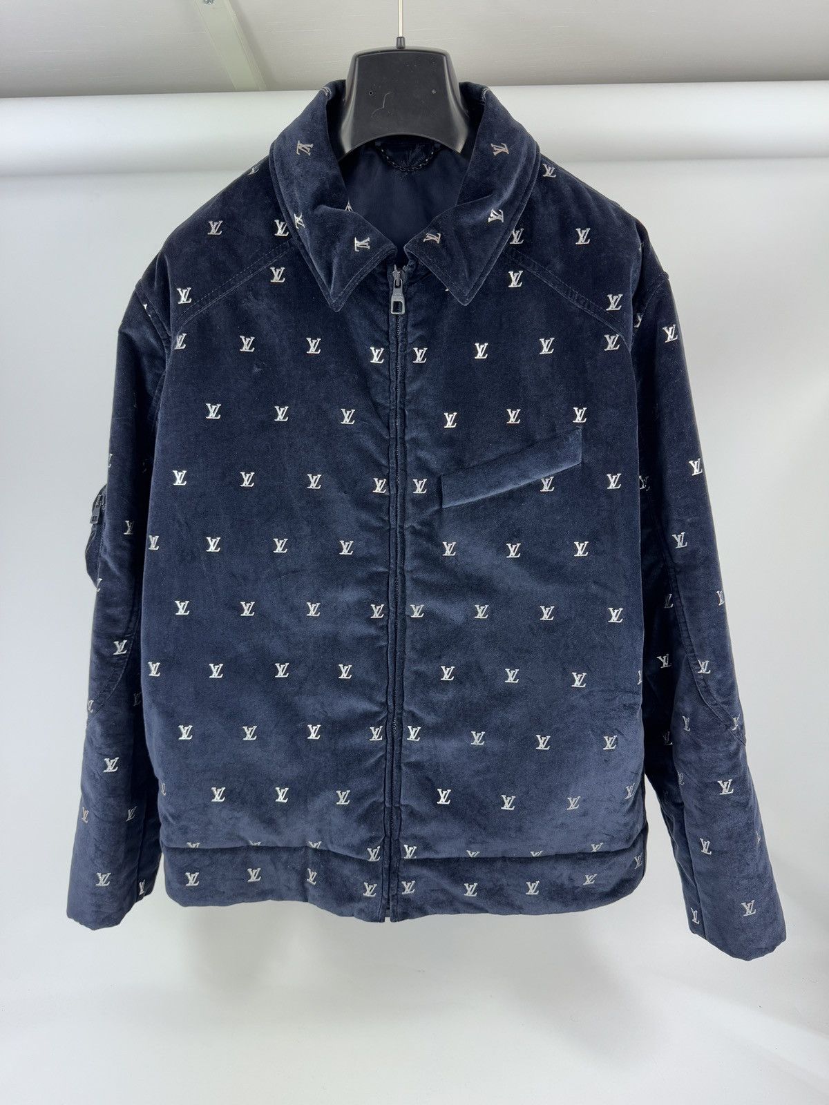 Louis Vuitton VELVET LOGO PRINT ZIP UP JACKET RARE Size US XL / EU 56 / 4 - 1 Thumbnail