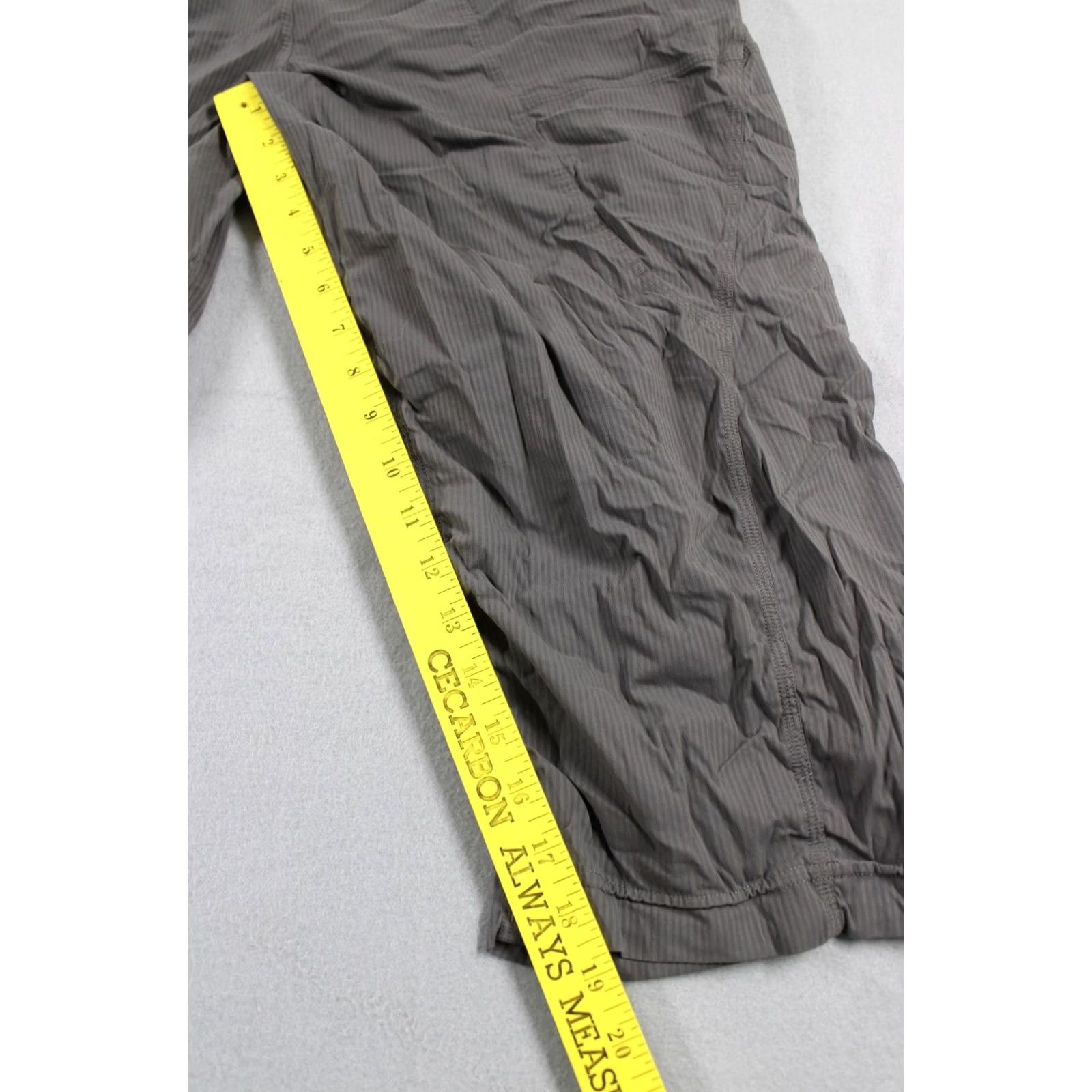 Lululemon Lululemon Pants Womens Medium Gray Striped Cropped Lightweight Drawstring Yoga Size 32" / US 10 / IT 46 - 7 Thumbnail