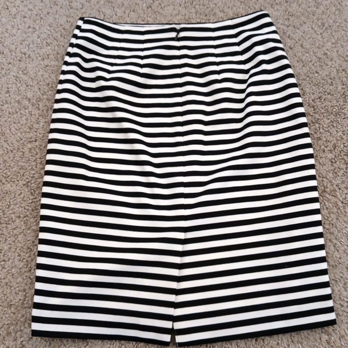 White House Black Market White House Black Market Skirt 00 Women Knee Length Striped Black Lined Pencil Slit Polyester Rayon Spandex Size 24" / US 00 / IT 34 - 7 Thumbnail