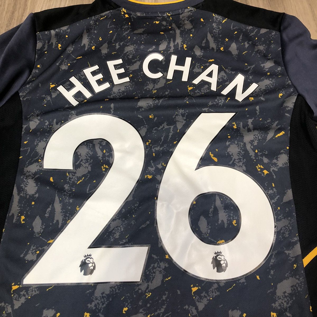 Castore Wolves 21/22 away shirt #26 Hee chan Size US S / EU 44-46 / 1 - 6 Thumbnail