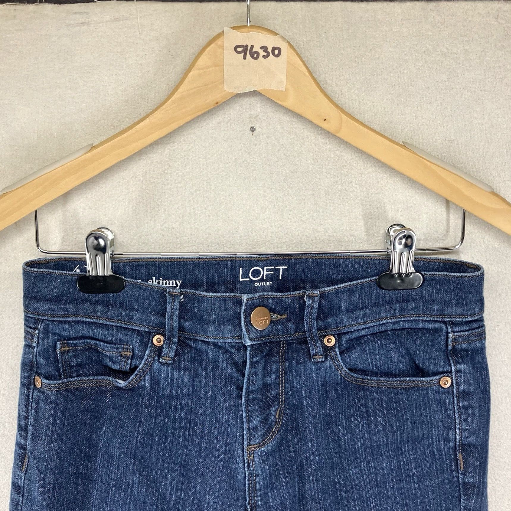 Loft LOFT Jeans Women's 4P Petite Denim Skinny 28" Inseam Blue Distressed 5-Pocket Stretch Modern Easy Care Machine Washable Prefabs/Preppy Style Size 27" / US 4 / IT 40 - 5 Thumbnail