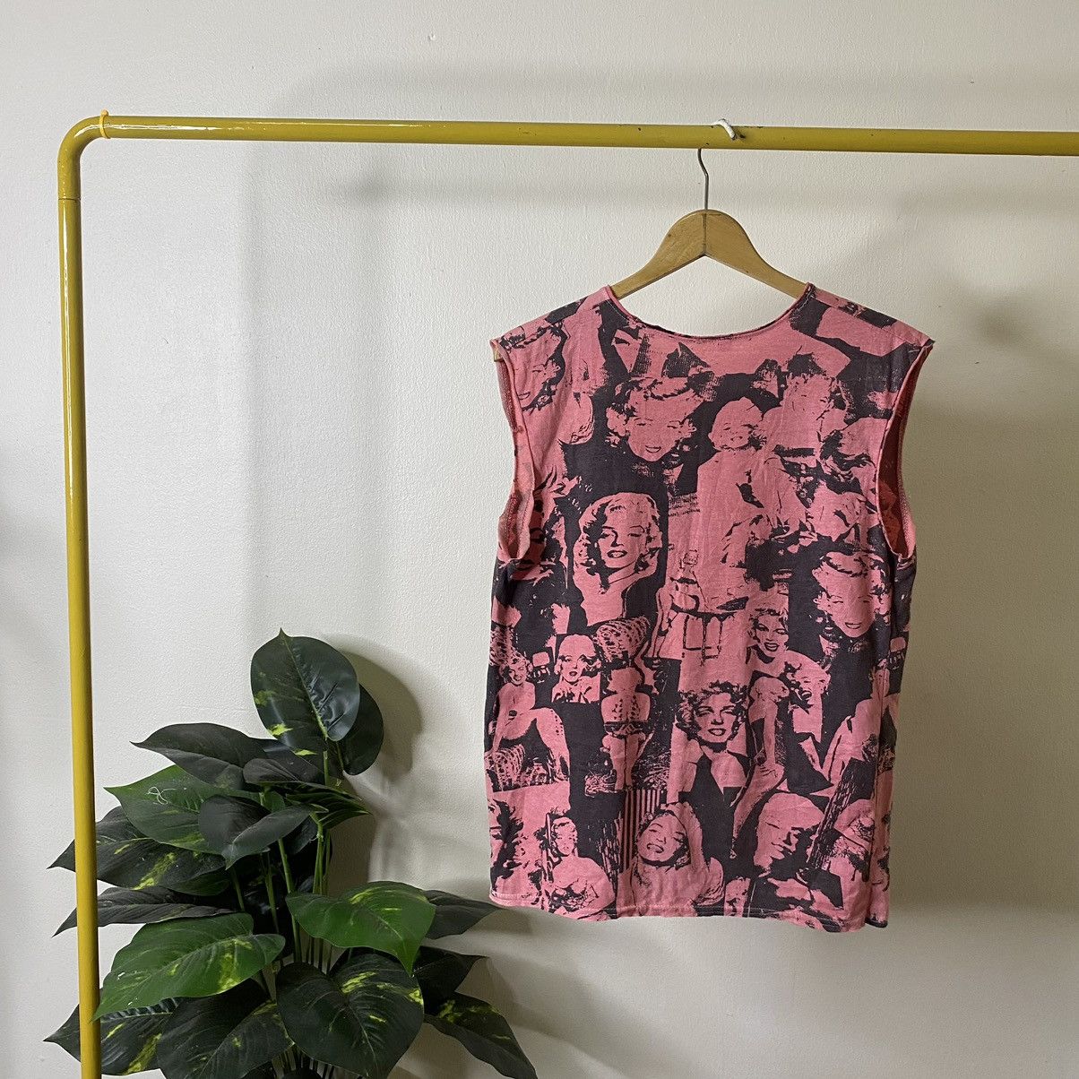 Vintage Vintage 1990s Marilyn Monroe AllOverPrint Tank Top Size US S / EU 44-46 / 1 - 4 Thumbnail