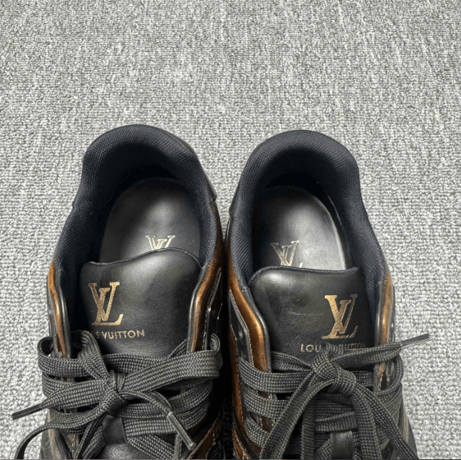 Louis Vuitton Louis Vuitton low-top sneakers Size US 7 / EU 40 - 7 Thumbnail