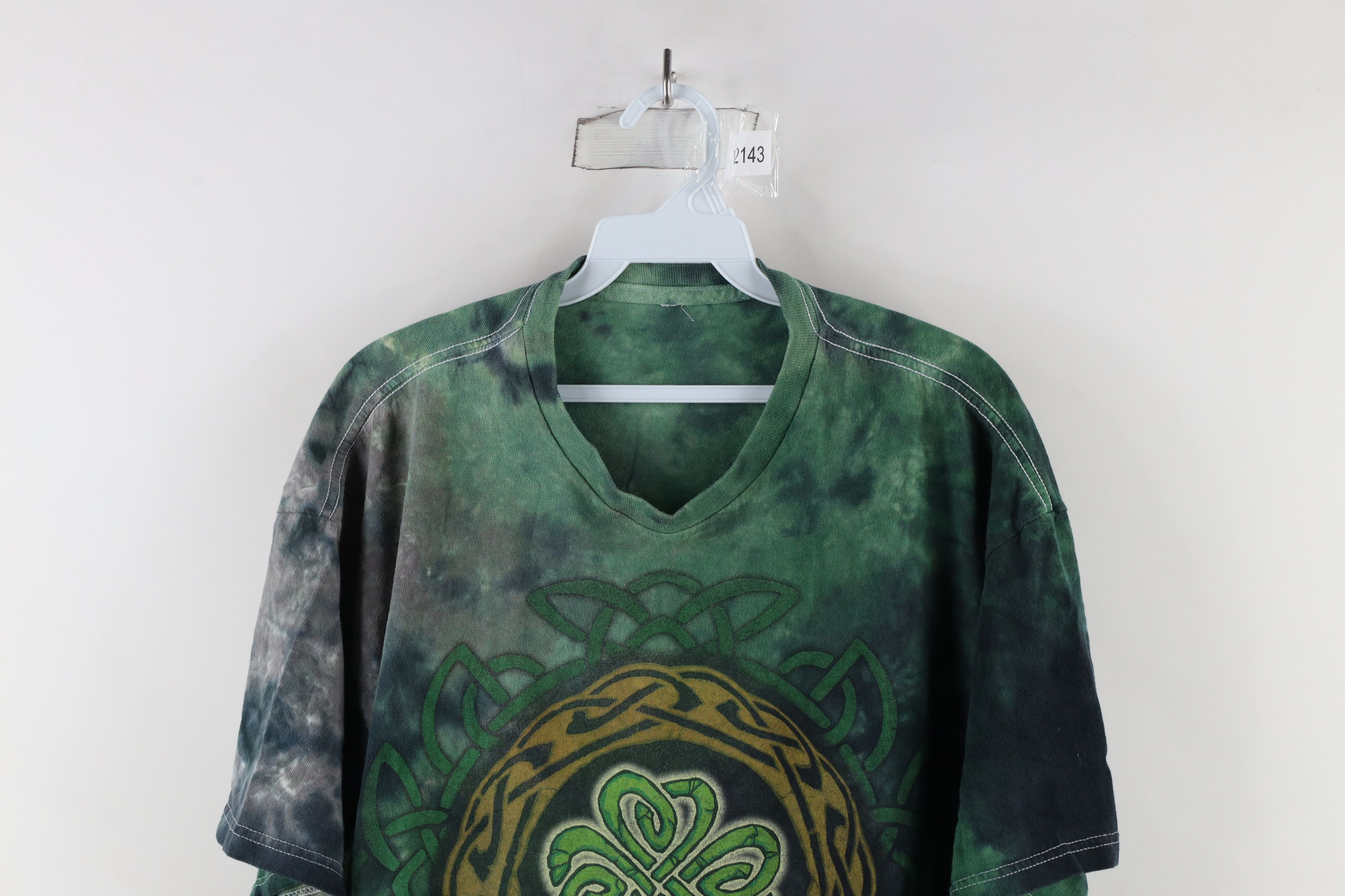 Vintage Vintage 90s Streetwear Knot Shamrock Acid Wash T-Shirt Size US XL / EU 56 / 4 - 2 Thumbnail