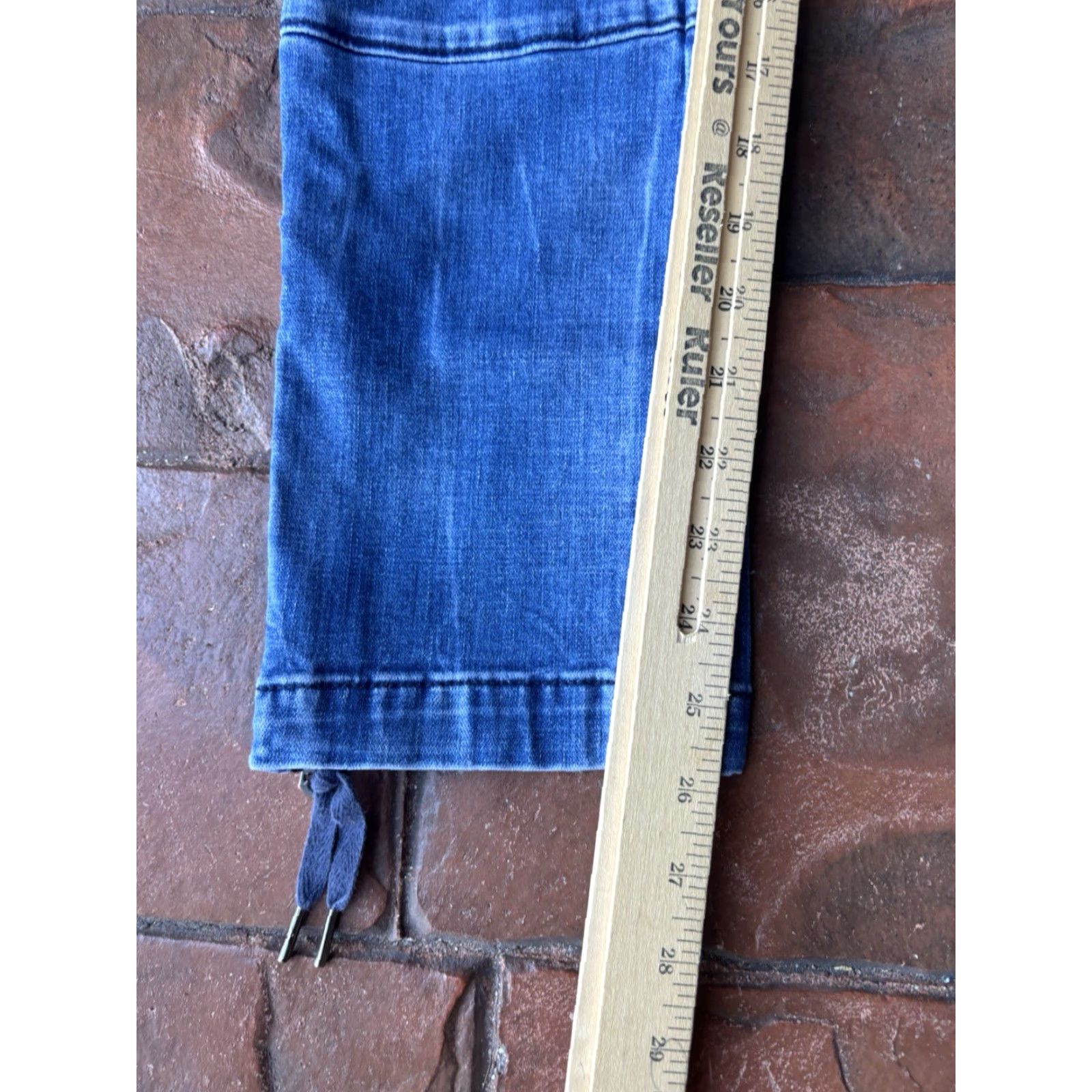 True Religion VINTAGE? No, but True Religion Halle Skinny Mid Rise Cargo Jeans Women’s 28 Blue Distressed Size 28" / US 6 / IT 42 - 6 Thumbnail