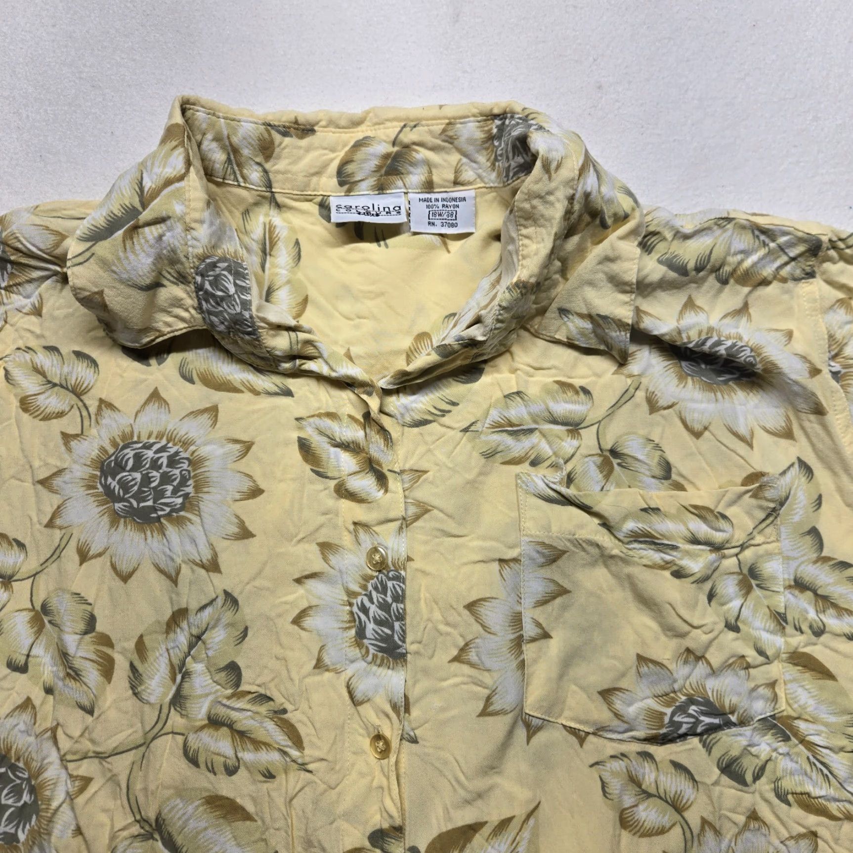 Vintage VTG Carolina Colours Hawaiian Rayon Yellow Top Blouse Shirt Adult Women's 18W Size XXL / US 16-18 / IT 52-54 - 2 Thumbnail