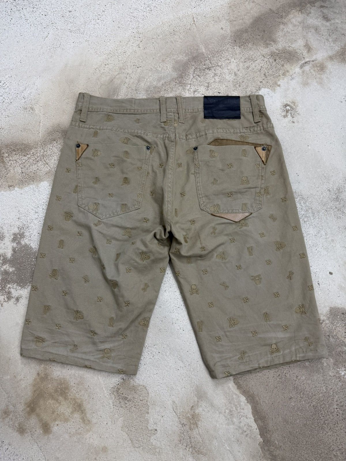 In The Attic In The Attic Embroidery Skull Design Japanese Short Pants Size US 31 - 2 Thumbnail
