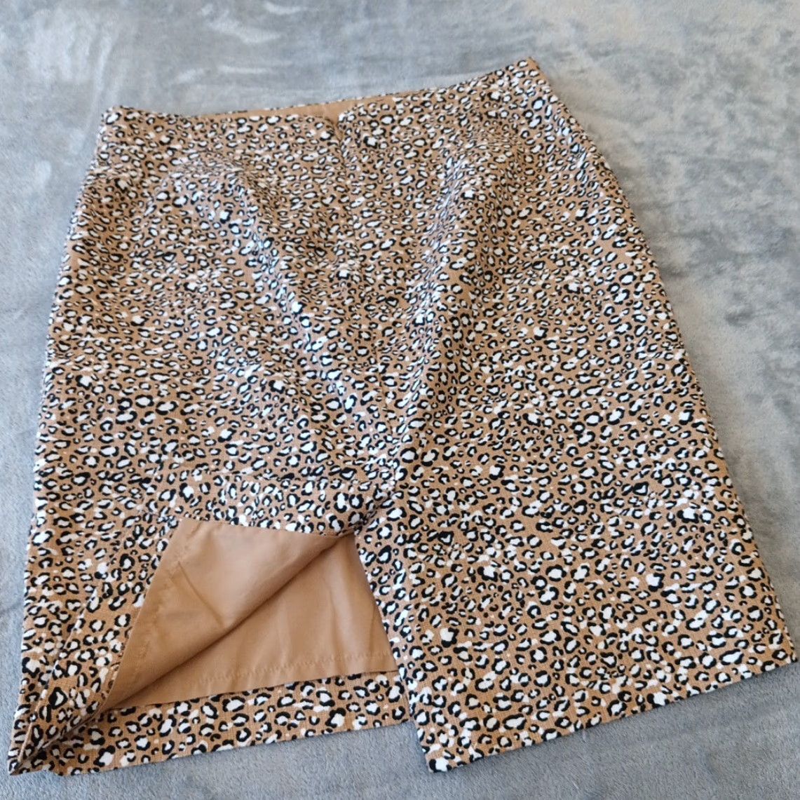 J.Crew J.CREW Skirt Knee Length Canvas Cotton Beige Animal Print Regular Size 6 Lined Slit Women High Searchability Size 28" / US 6 / IT 42 - 6 Thumbnail