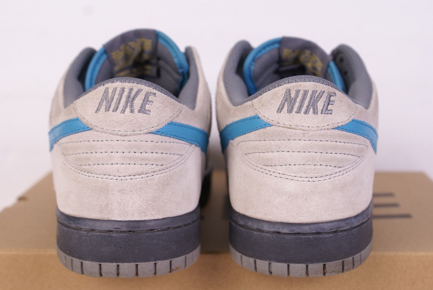 Nike 2007 Nike Dunk Low CL NEUTRAL COOL GREY AQUA BLUE 304714 047 Size US 10.5 / EU 43-44 - 7 Thumbnail