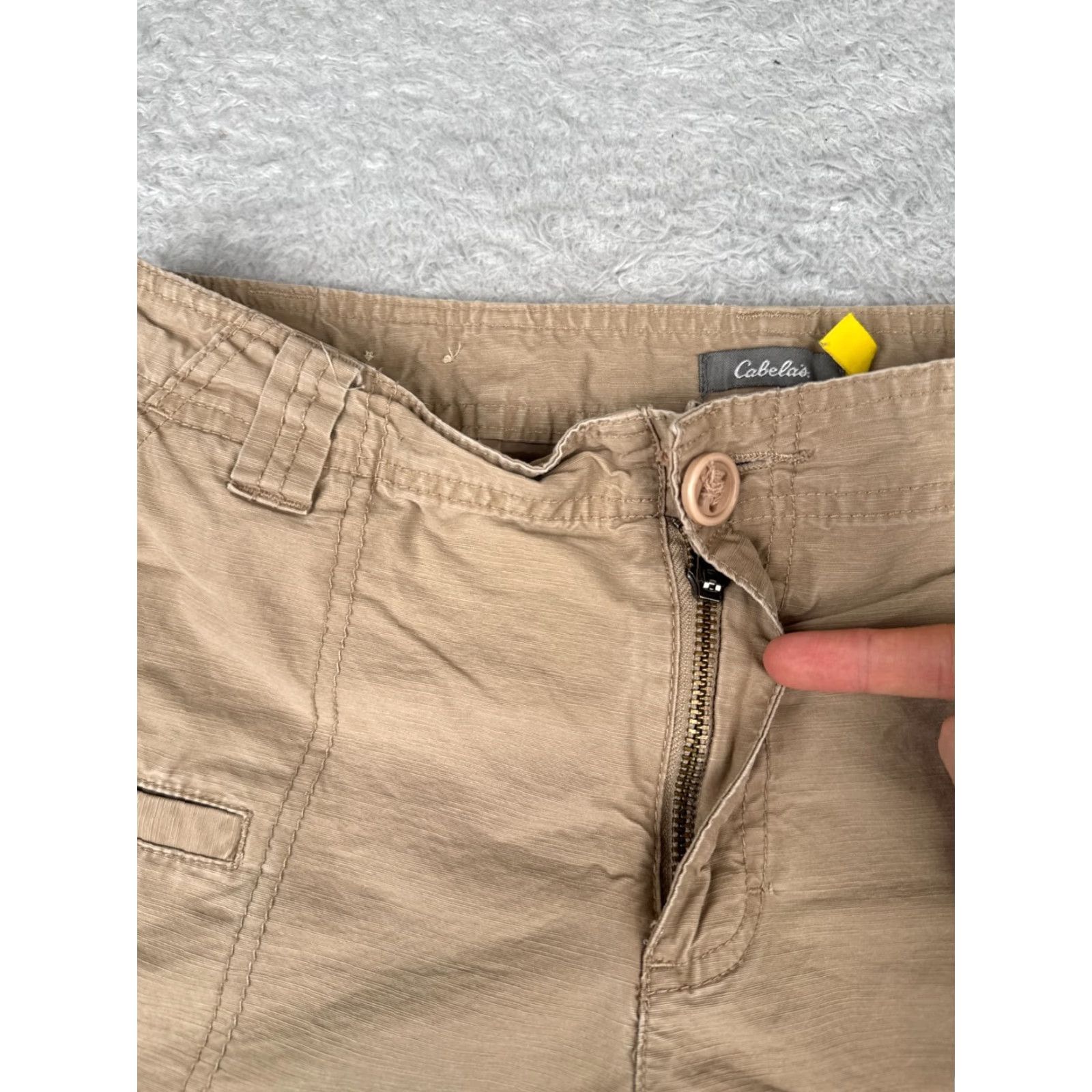 Vintage Cabela's Shorts Women 10 Beige Cargo Cotton Blend Hiking Camping Casual 32x5 Cargo Pocket Elastic Waist Flat Front Size 32" / US 10 / IT 46 - 6 Thumbnail