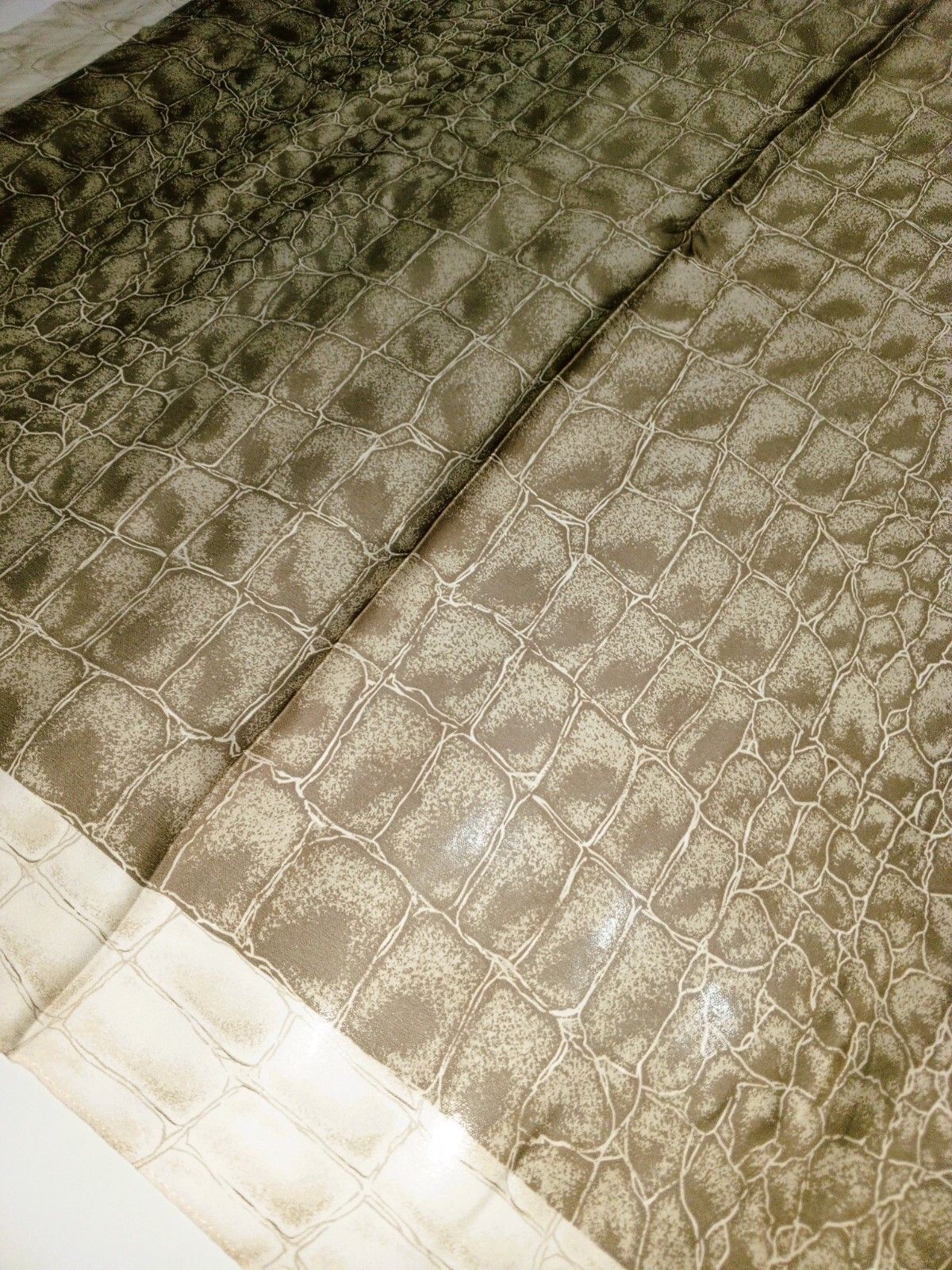 Valentino VALENTINO GARAVANI ITALY Gray Crocodile Skin Silk Scarf Size ONE SIZE - 5 Thumbnail