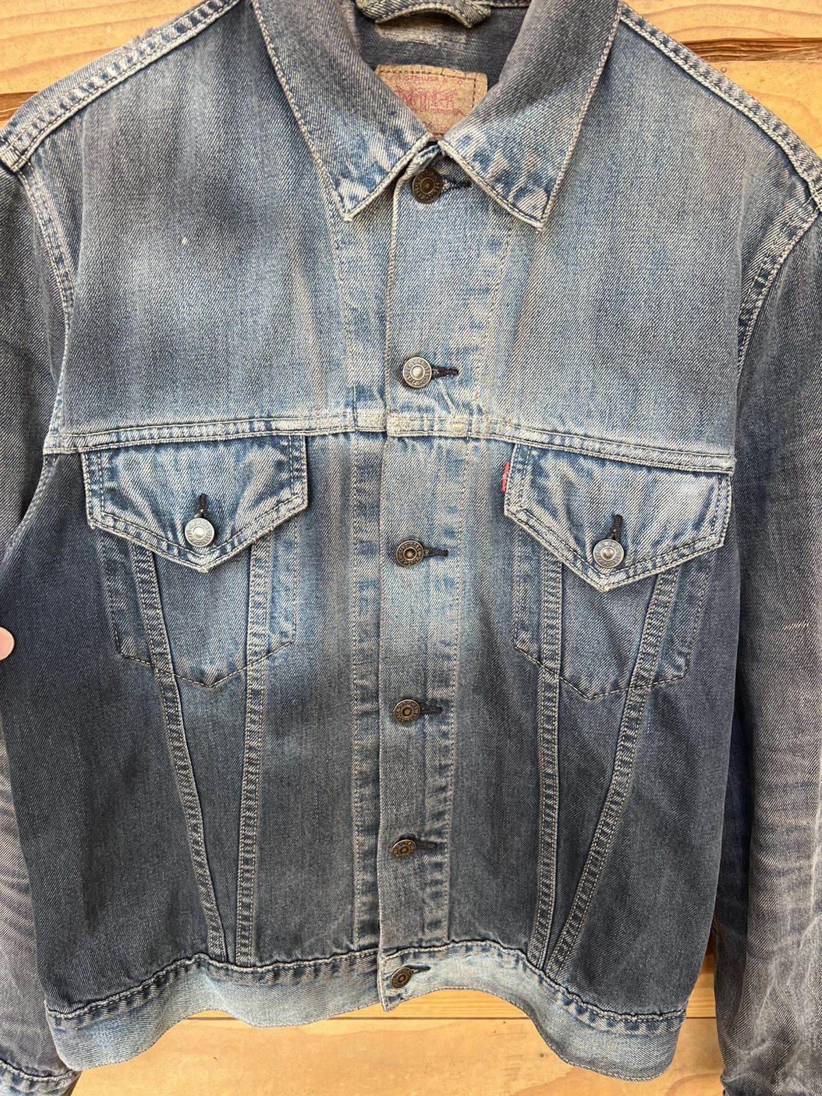 Levi's 90S VINTAGE LEVI’S 70500 OILED CREASE TRUCKER DENIM JACKET Size US L / EU 52-54 / 3 - 5 Thumbnail
