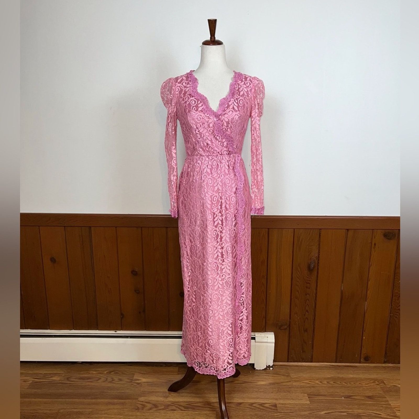 Vintage Beautiful Vintage 1970s/80s Alicia Allover Lace Gown! Size M / US 6-8 / IT 42-44 - 2 Thumbnail