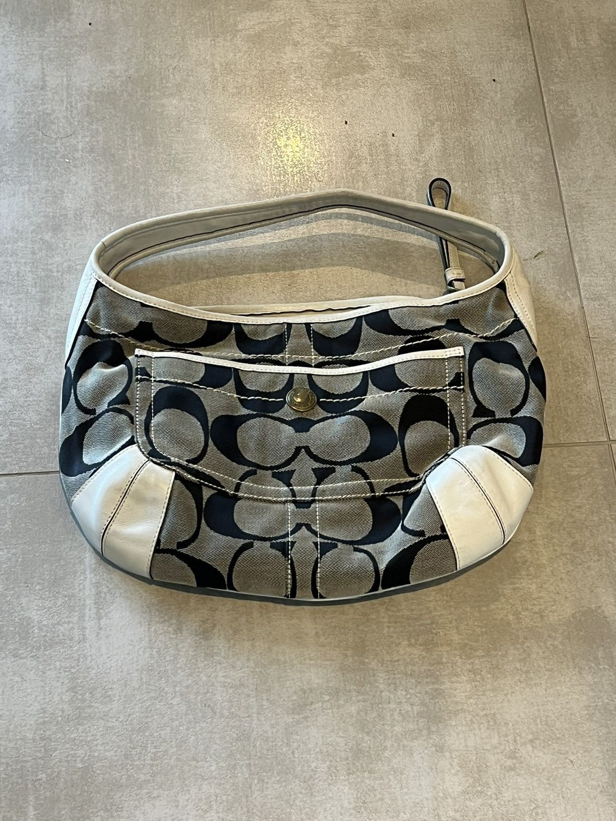 Coach Coach Signature Canvas Leather Trim Hobo Bag Black / Grey Size ONE SIZE - 4 Thumbnail