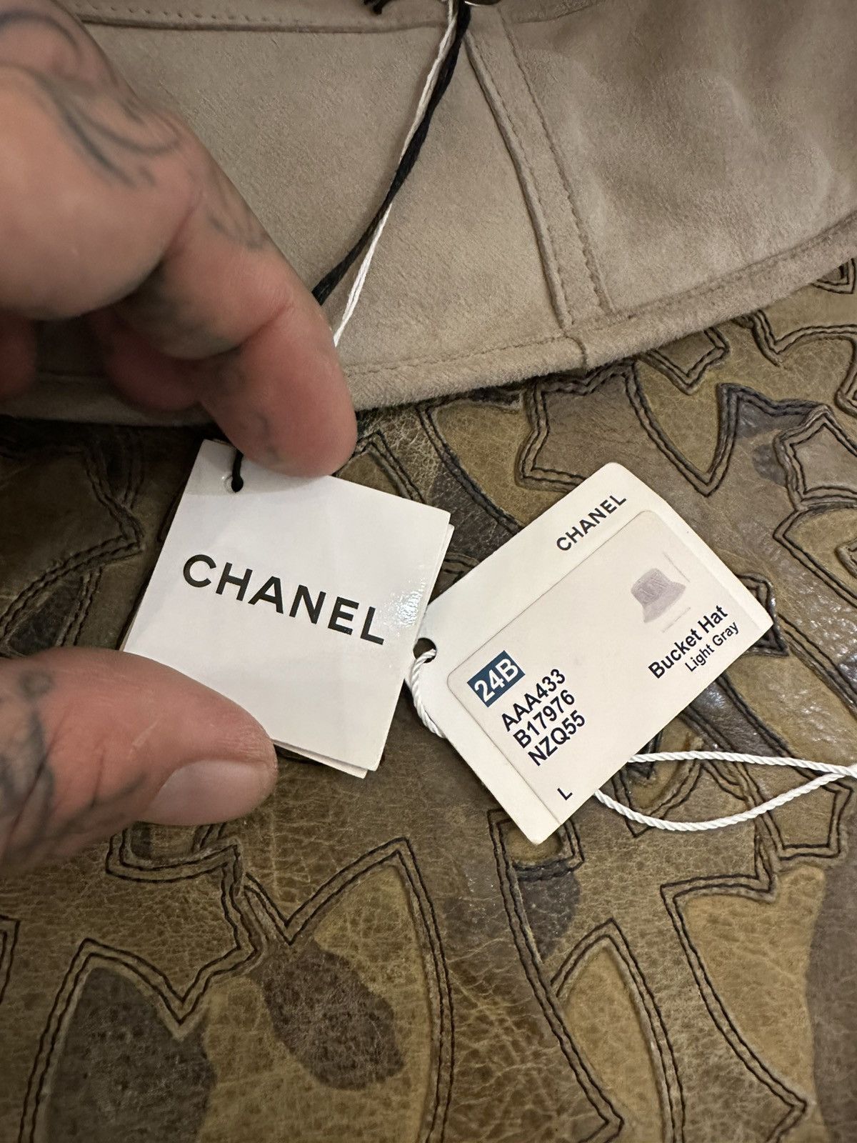 Chanel Chanel NEW grey shearling fluffy fuzzy bucket hat Size ONE SIZE - 8 Thumbnail