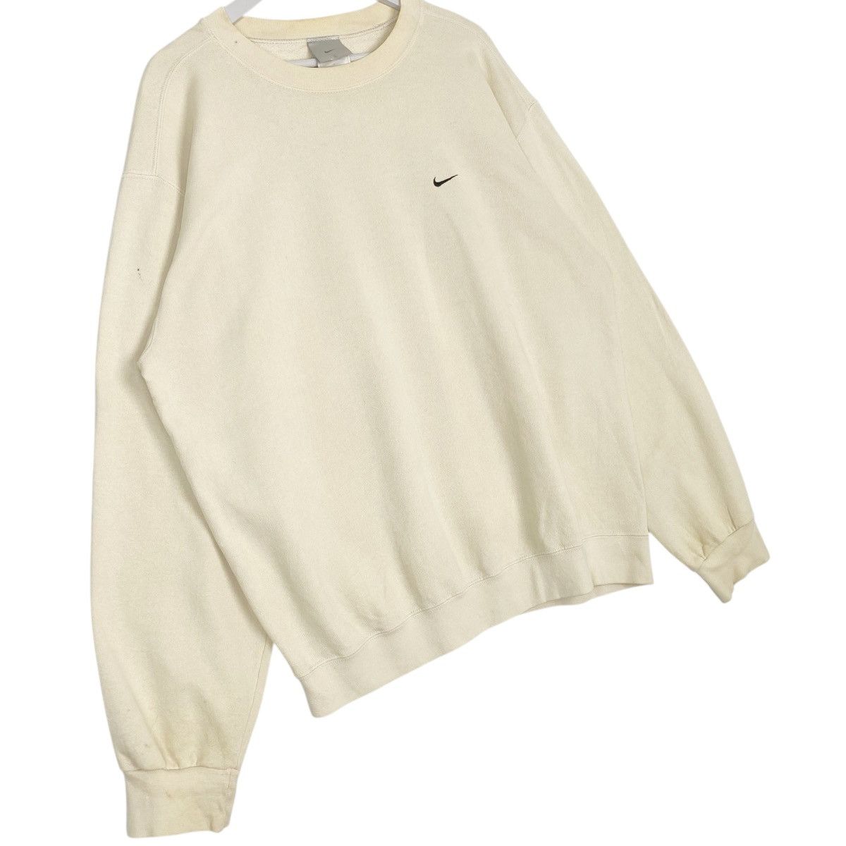 Other Vintage Nike Small Embroidered Beige Pullover Jumper Size L Size US L / EU 52-54 / 3 - 3 Thumbnail