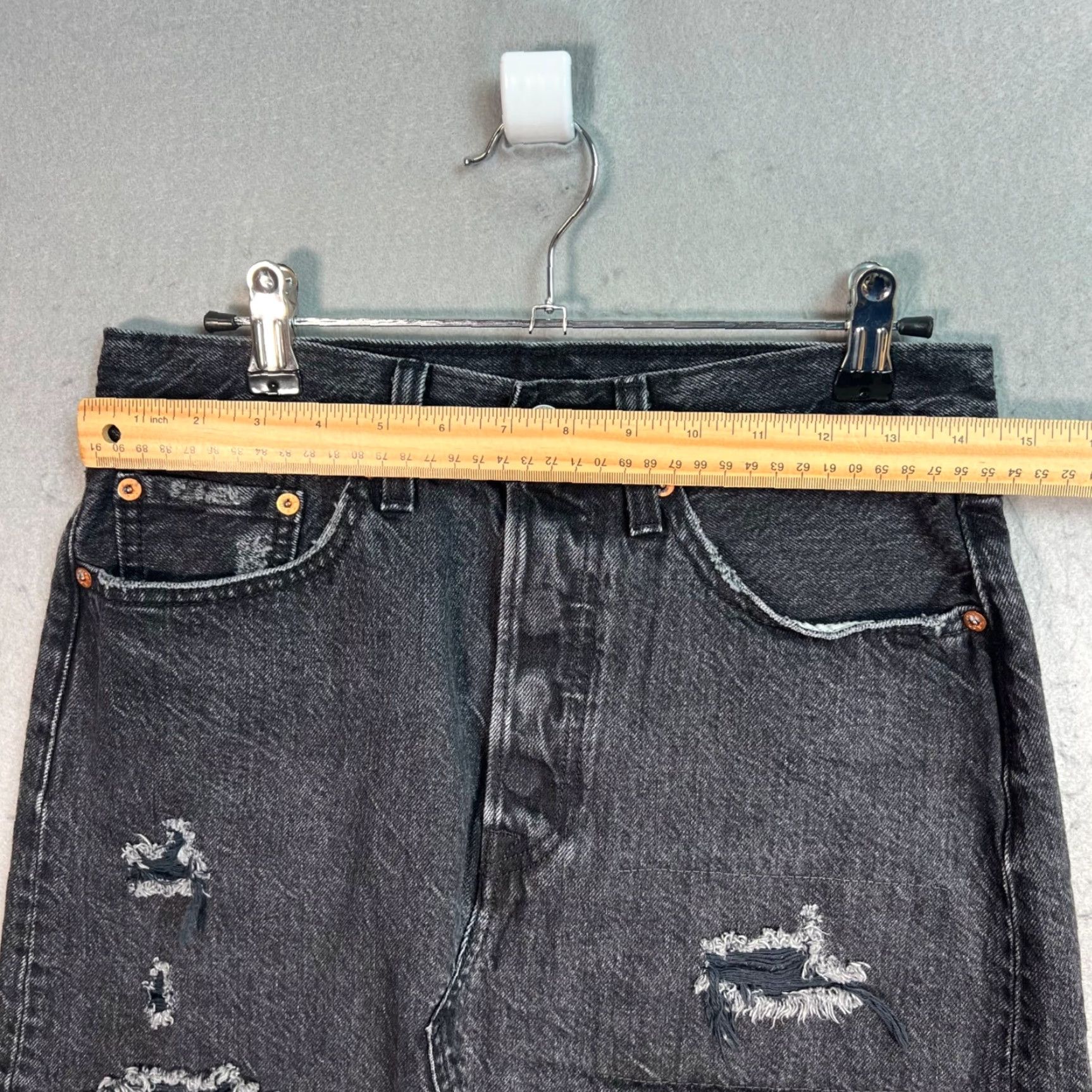 Levi's VINTAGE Levis Womens Skirt Denim Black Mini 27 Size Adult Womens Short Cotton Denim Size 27" / US 4 / IT 40 - 5 Thumbnail