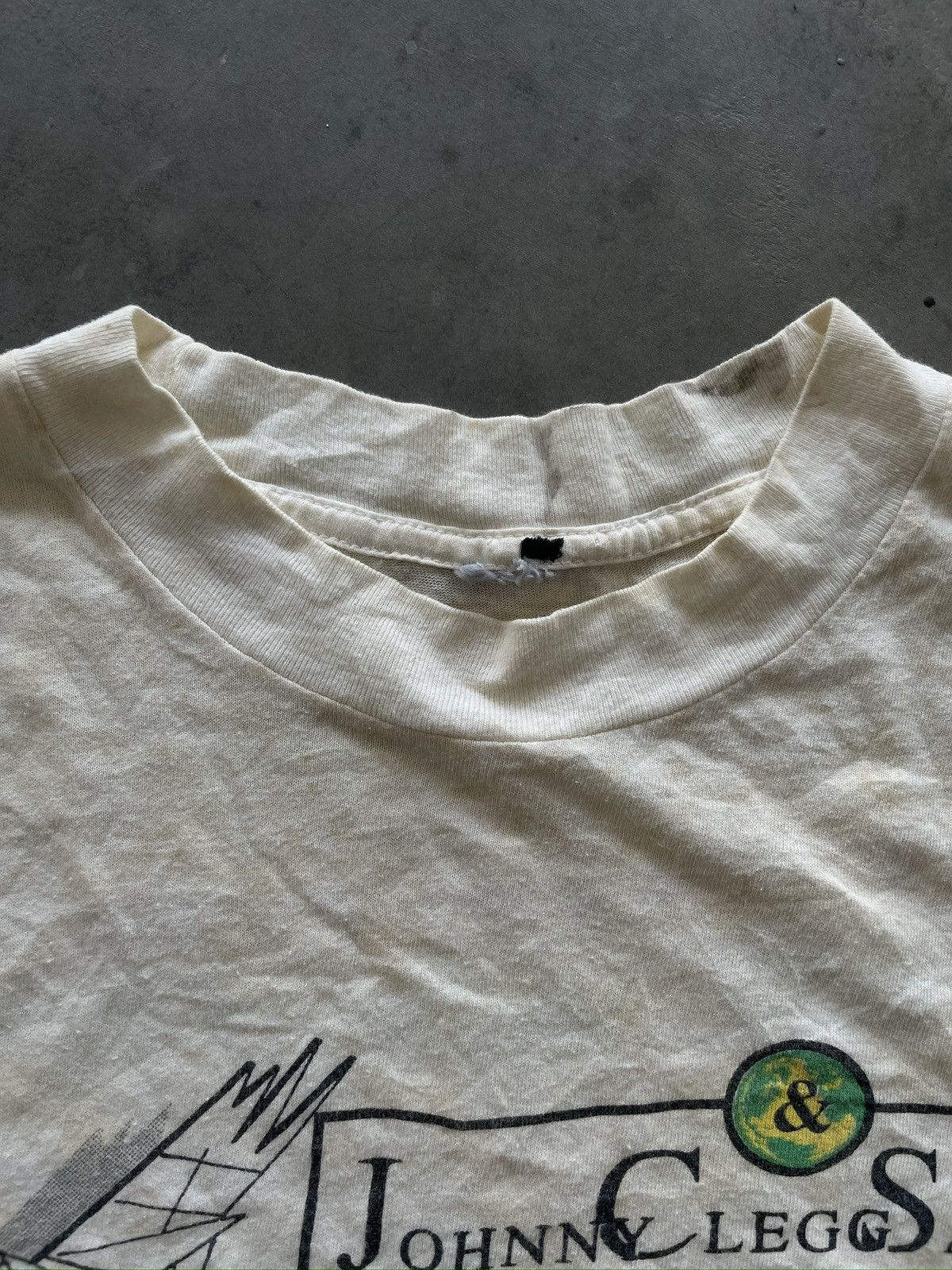 Band Tees × Vintage Vintage 80s Johnny Clegg & Savuka “ONE WORLD TOUR” Band Tees Size US L / EU 52-54 / 3 - 4 Thumbnail