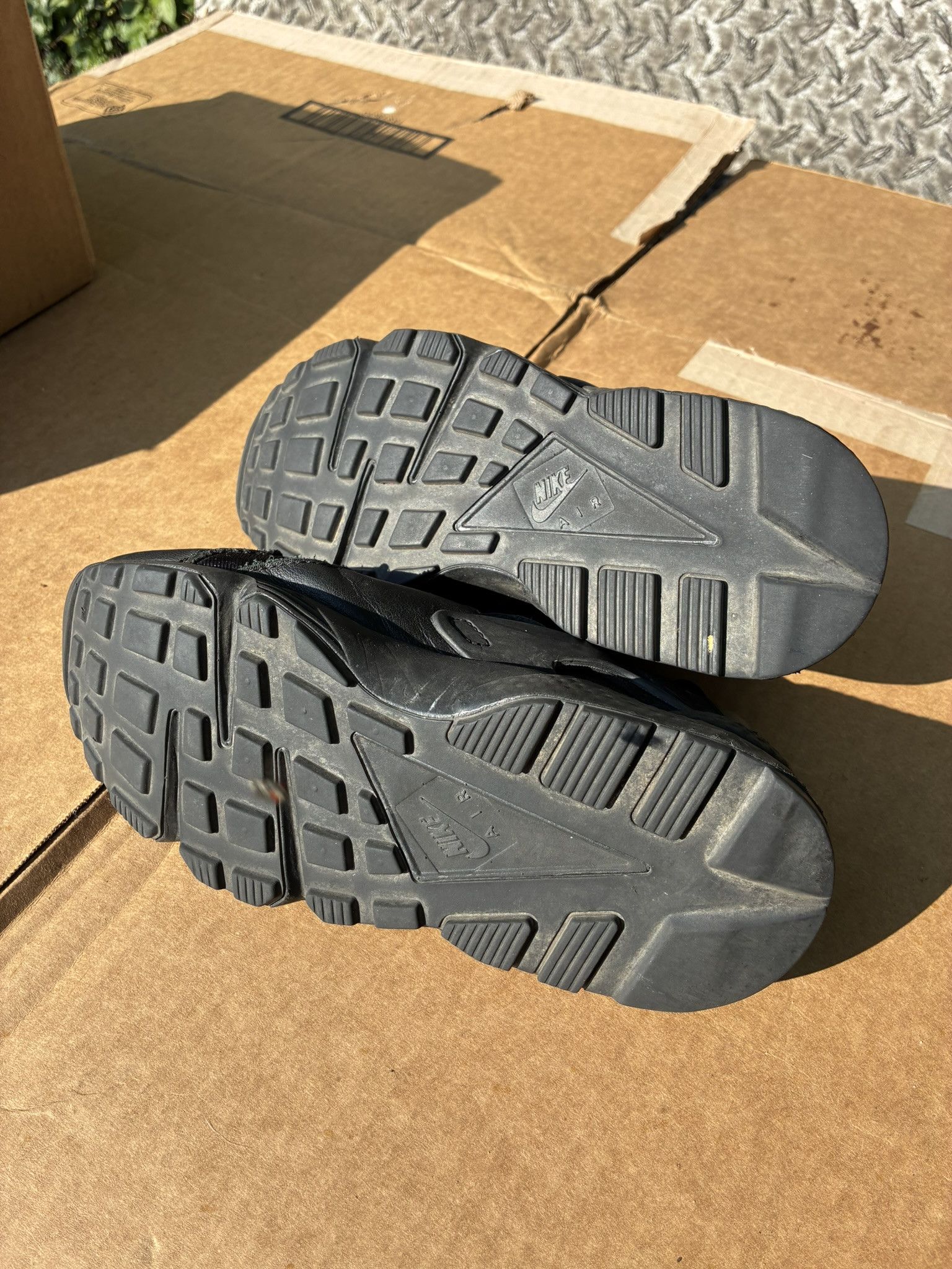 Nike Nike Air Huarache Run Women's Running Shoes Triple Black Size US 6 / IT 36 - 6 Thumbnail