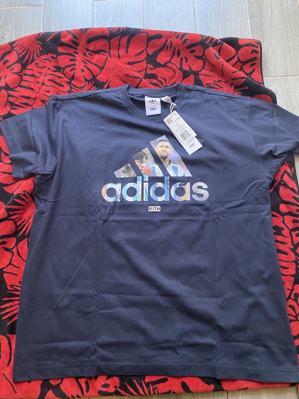 Kith Kith Adidas Messi Football Graphic Tee Navy Large Size US L / EU 52-54 / 3 - 1 Thumbnail