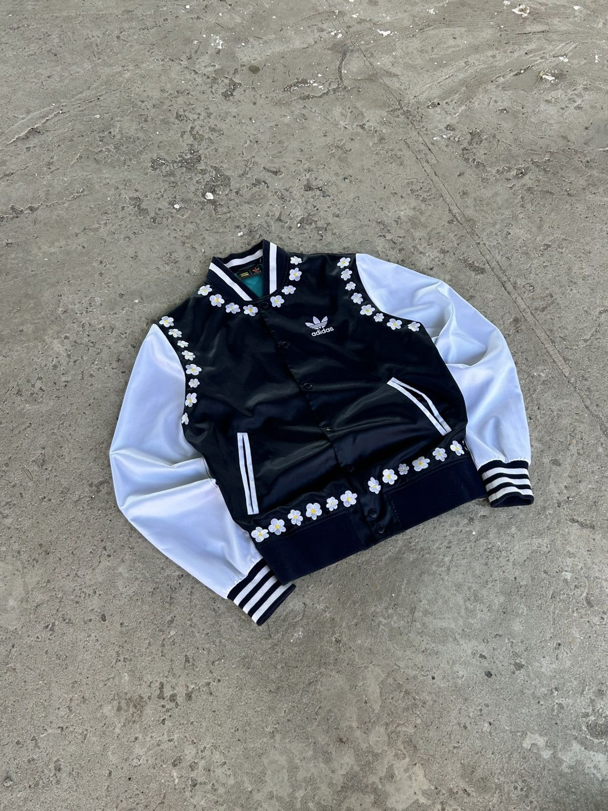 Human Made Adidas x Pharrell Williams Flowers 528Hz Buttom Track Jacket Size US M / EU 48-50 / 2 - 4 Thumbnail