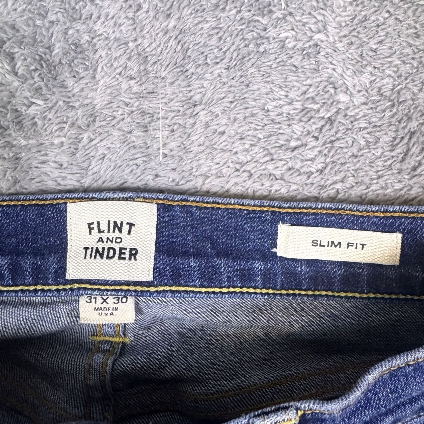 Flint And Tinder Flint and Tinder Jeans Mens 31x30 Slim Taper 5 Pocket Mid Rise Zip Fly Denim USA Jeans 31x30 Slim Tapered Men Stonewash Blue Denim USA Mens Jeans Size US 31 - 4 Thumbnail
