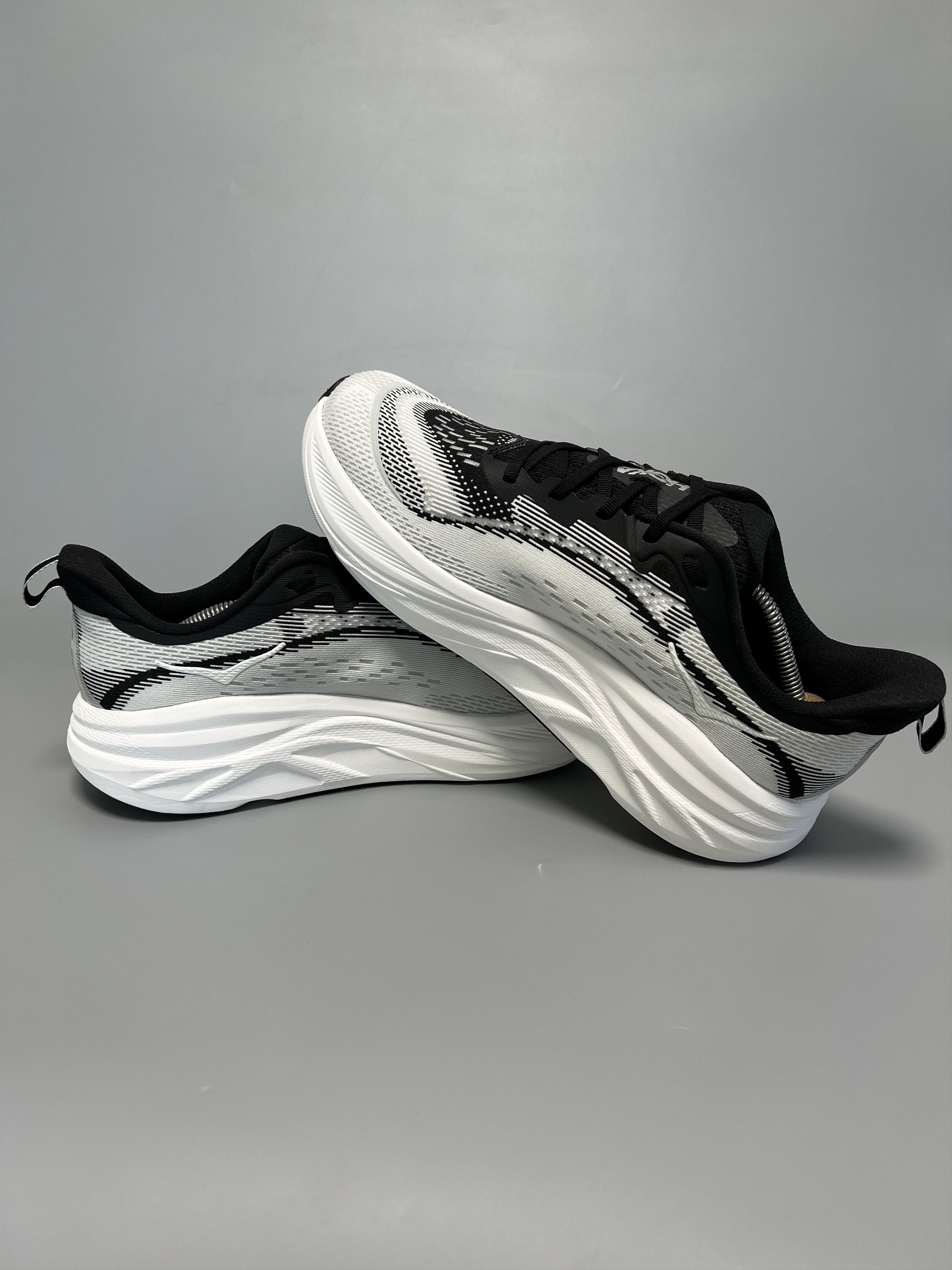 Hoka 11D Hoka One One Skyflow Wide Running Shoes Gym Walking Size US 11 / IT 41 - 5 Thumbnail