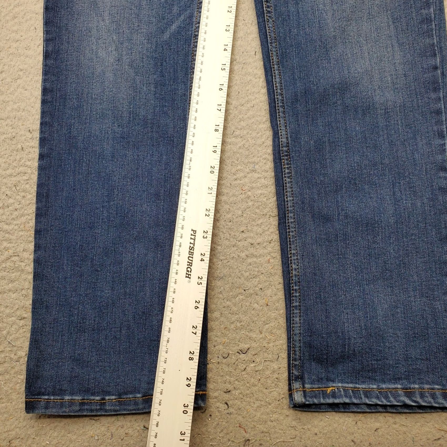 Levi's Levi's 511 Mens Jeans Straight Blue Denim 5-Pocket Medium Wash 36x32 Regular Size 36 Color Blue Mens Jeans 5-Pocket Denim Stretch Modern Fit Size US 36 / EU 52 - 4 Thumbnail