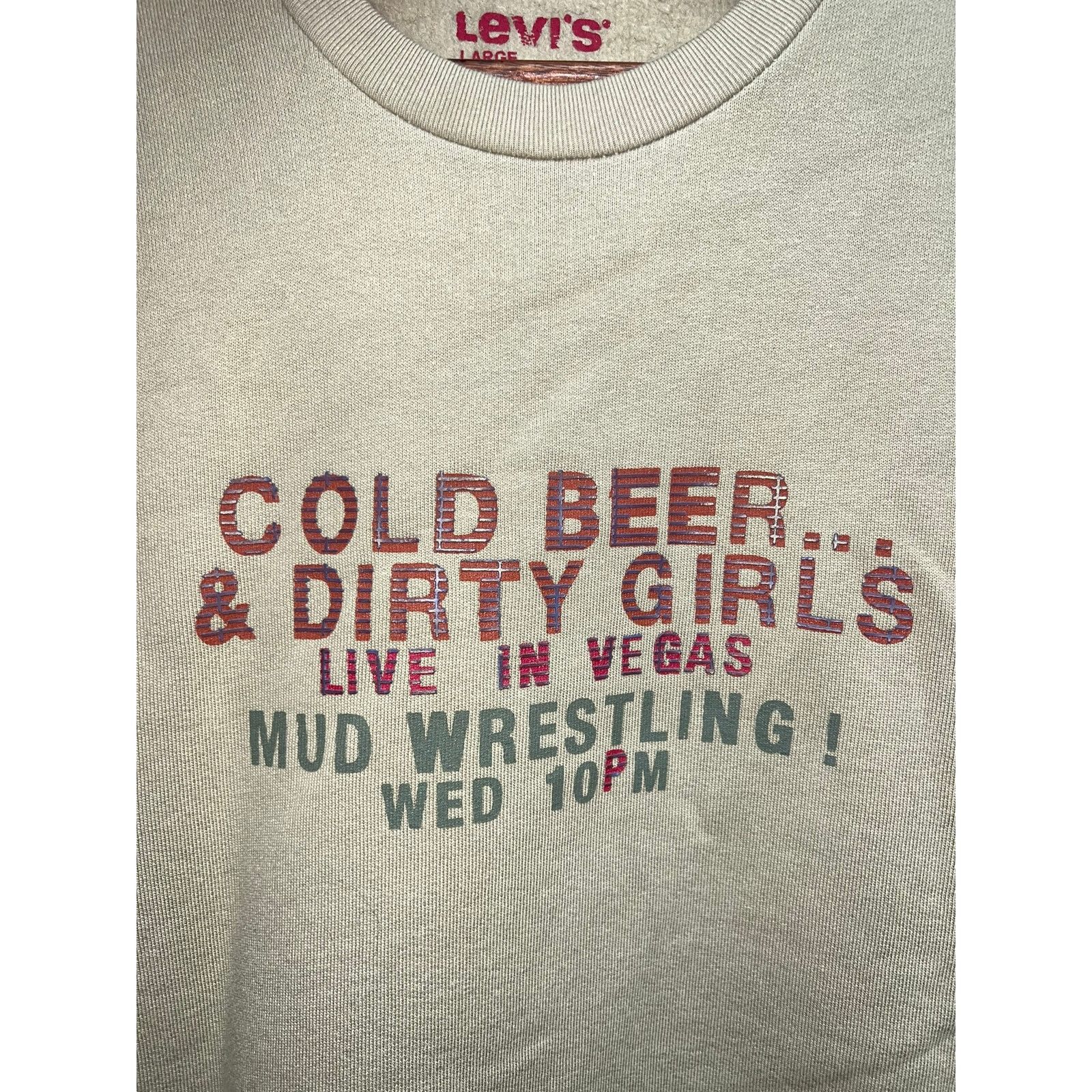 Levi's Levi Red Tab Sweatshirt Levi's Cold Beer Dirty Girls NWT Size US L / EU 52-54 / 3 - 2 Thumbnail